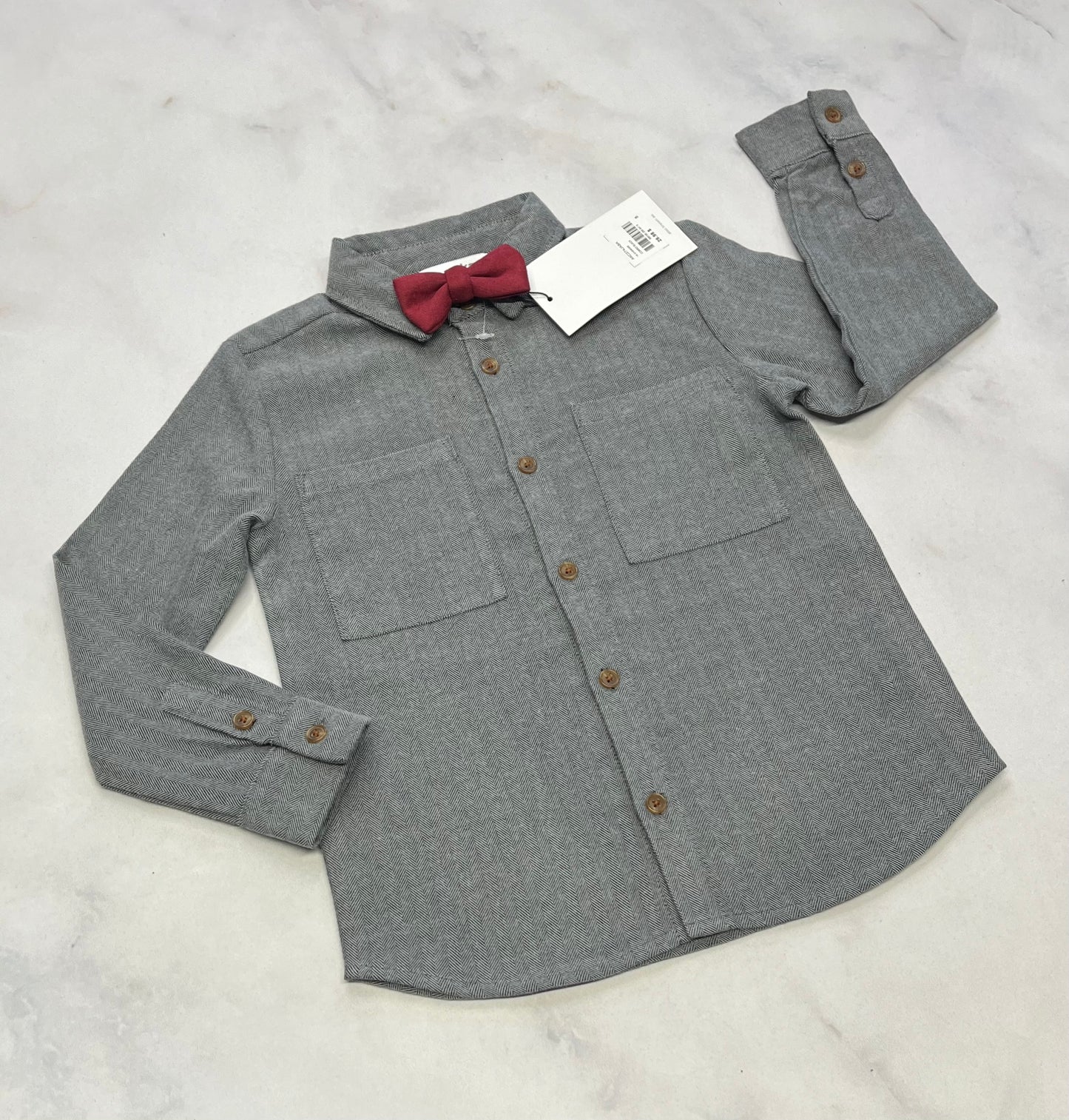 Chemise : douce AKA avec noeud papillon amovible . 5 ans