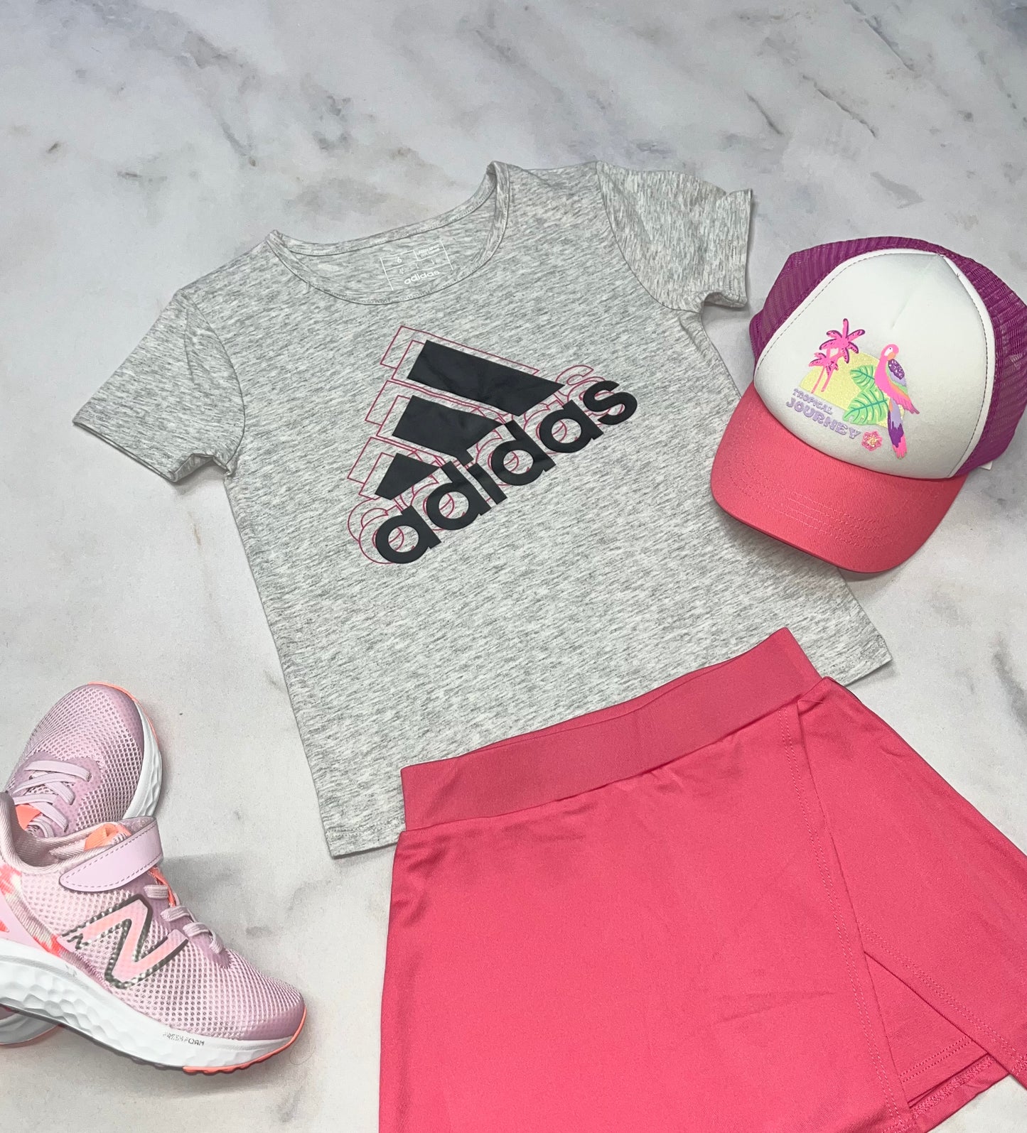 đ· Manche courte : gris Adidas 6 ans fille neuf !