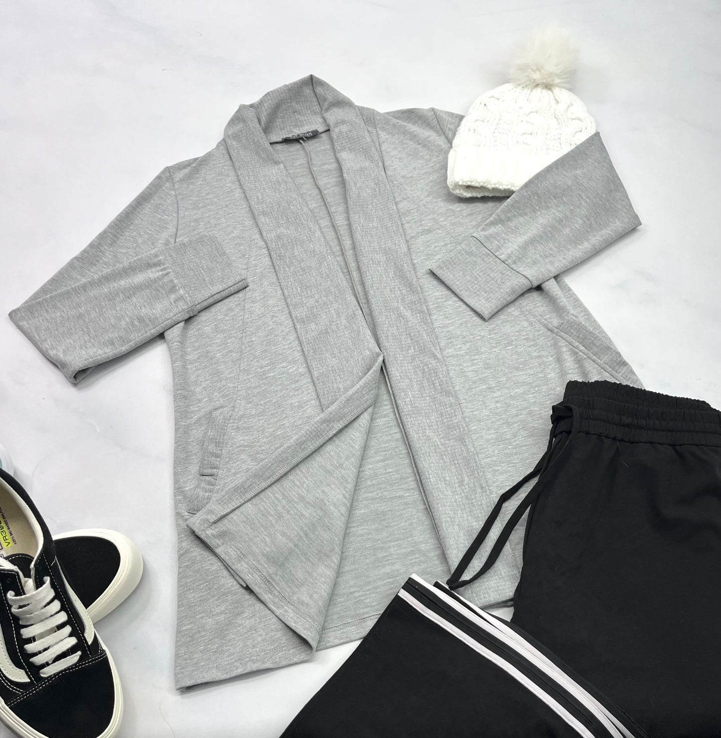 🩷Veste grise : avec poches de chaques côtés fait M/ femme comme neuve .