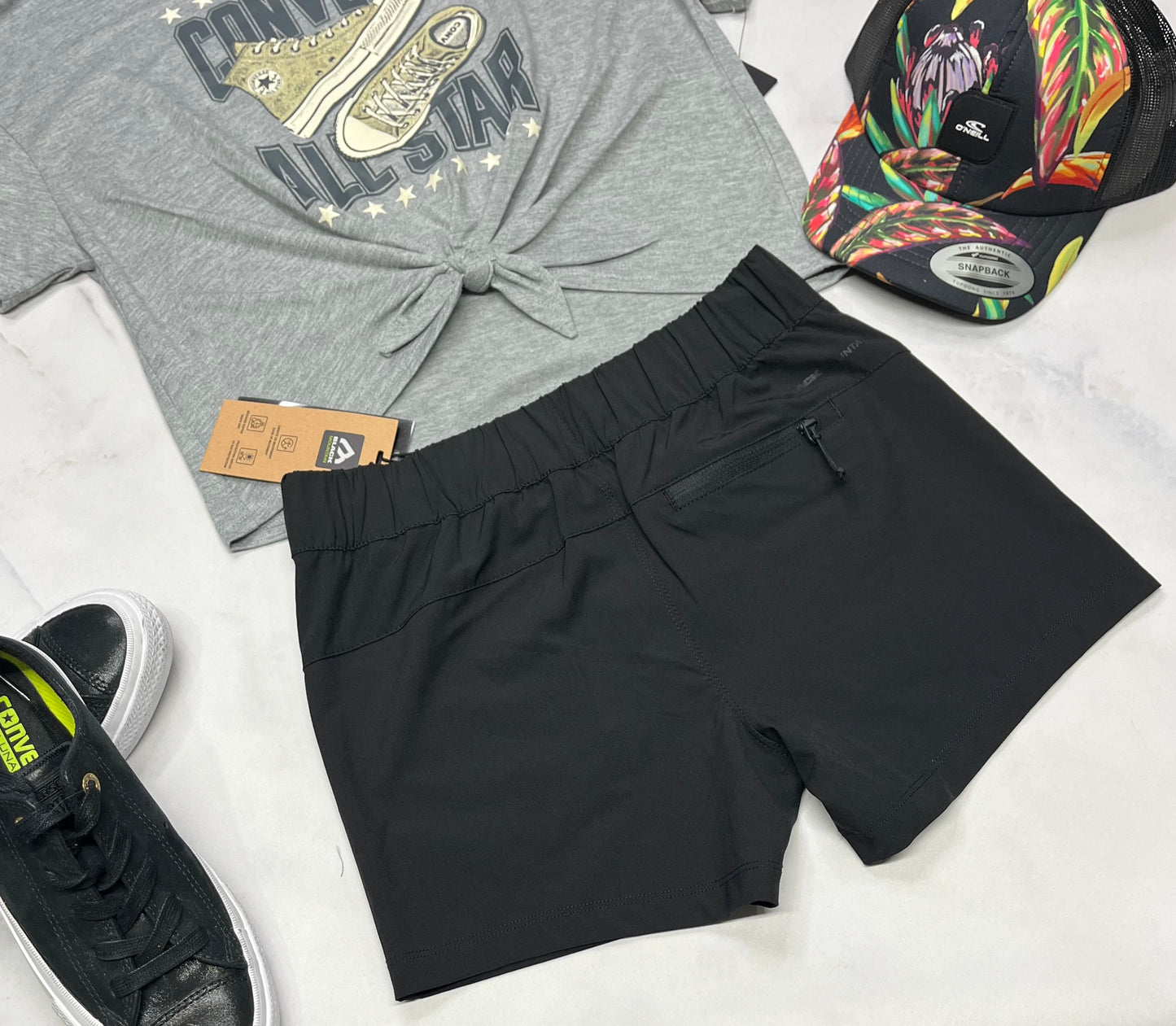 😍 Short : Black Mountain en tissu de sport 10 ans fille neuve .