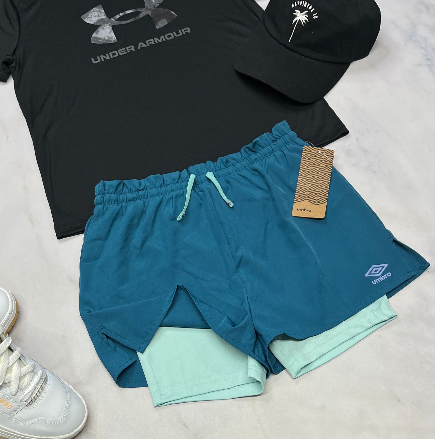 🩵 Short Umbro : en tissu de sport avec sous cuissard stretch intégré ! + 12 ans fille . Qualité ++