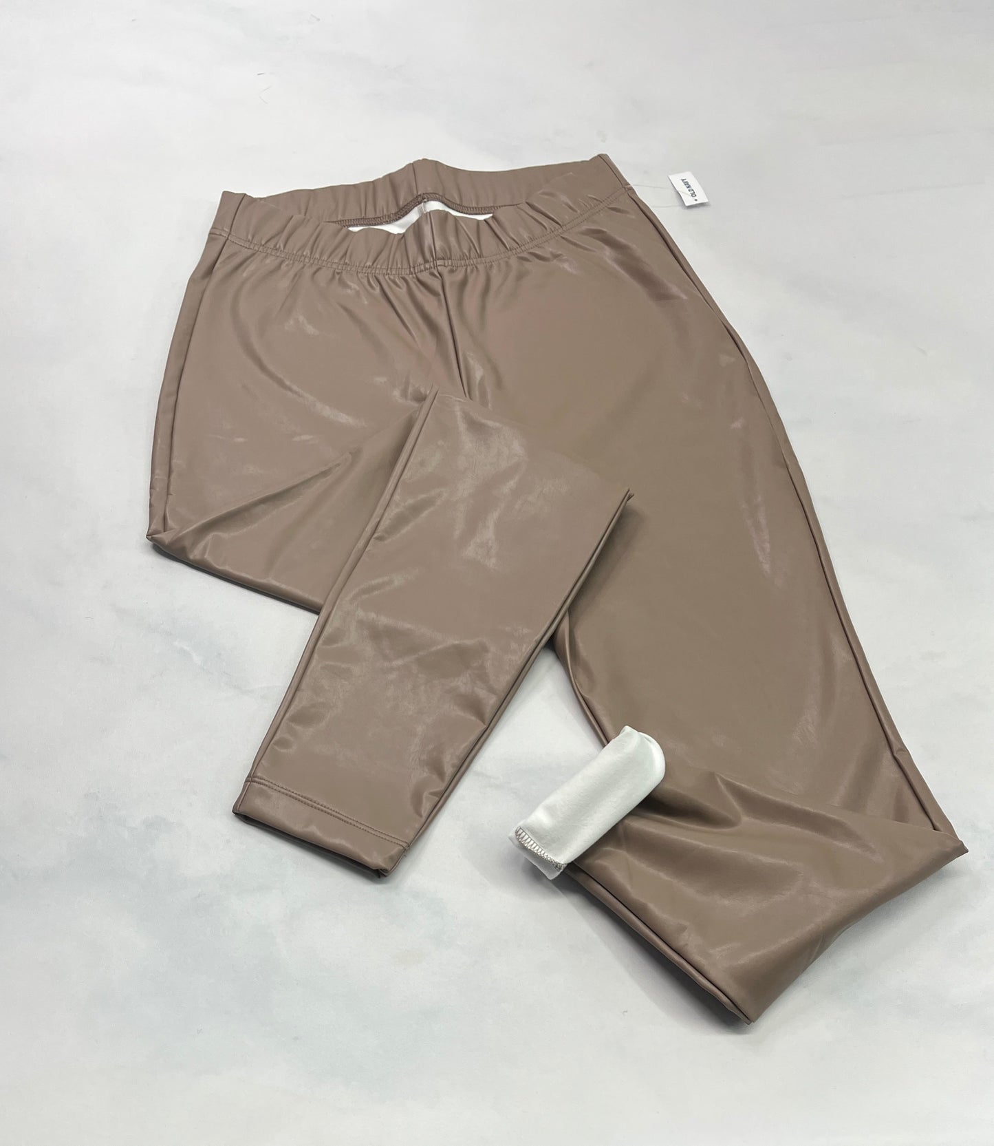 Skinny effet cuir : mou souple doux à l’intérieur fait small 4/6 ans L( fait 9-10 ans ) et XL ( 13-14 ans )