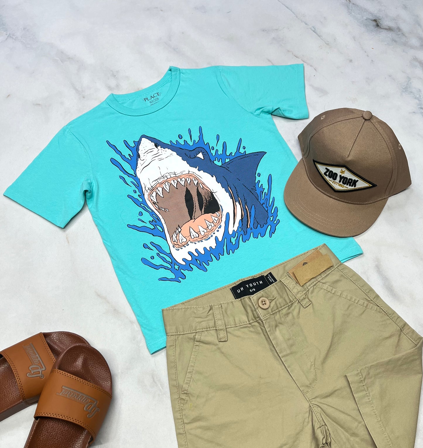 🩵 T-Shirt : requin 5-6 ans garçon neuf !