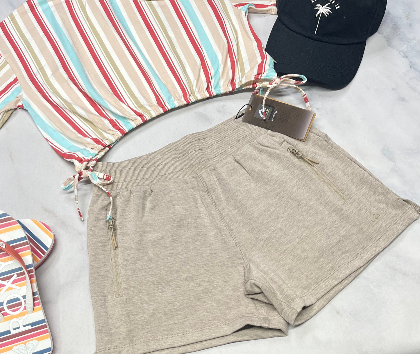 😍 Short : Black Mountain en tissu ouaté jegging soft stretch incroyable . 14 ans fille neuve .