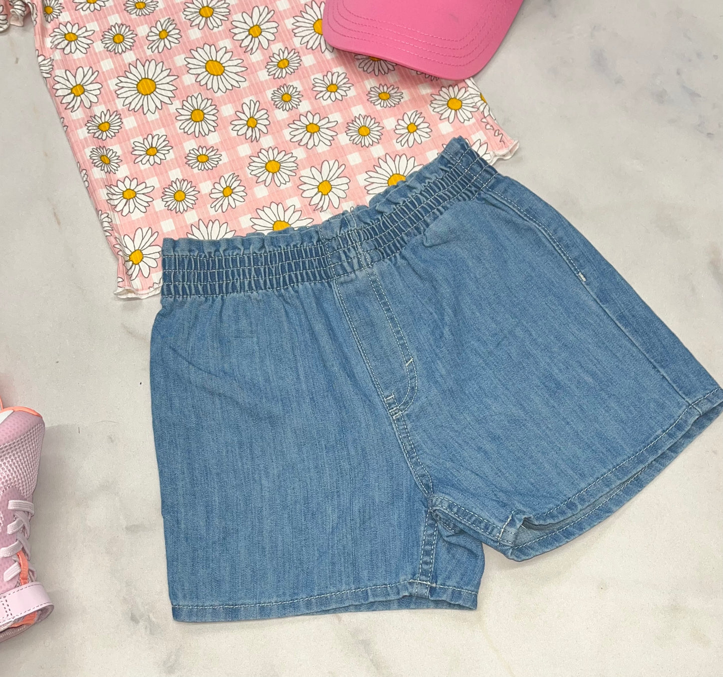 🌸 Short jeans : ultra molle , taille haute avec taille élastique. 5 ans fille neuve .