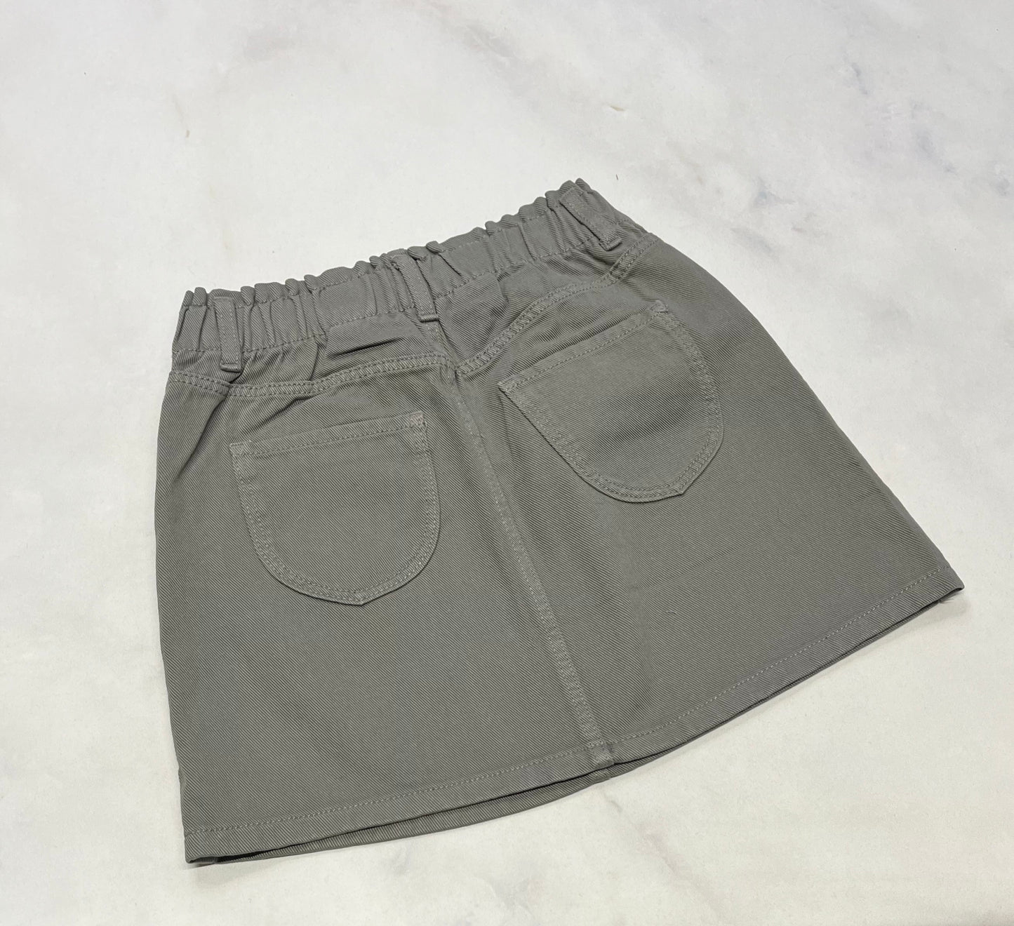 Jupe grise : Effet jeans mou ( taille frison élastique ) 7-8 ans neuve !