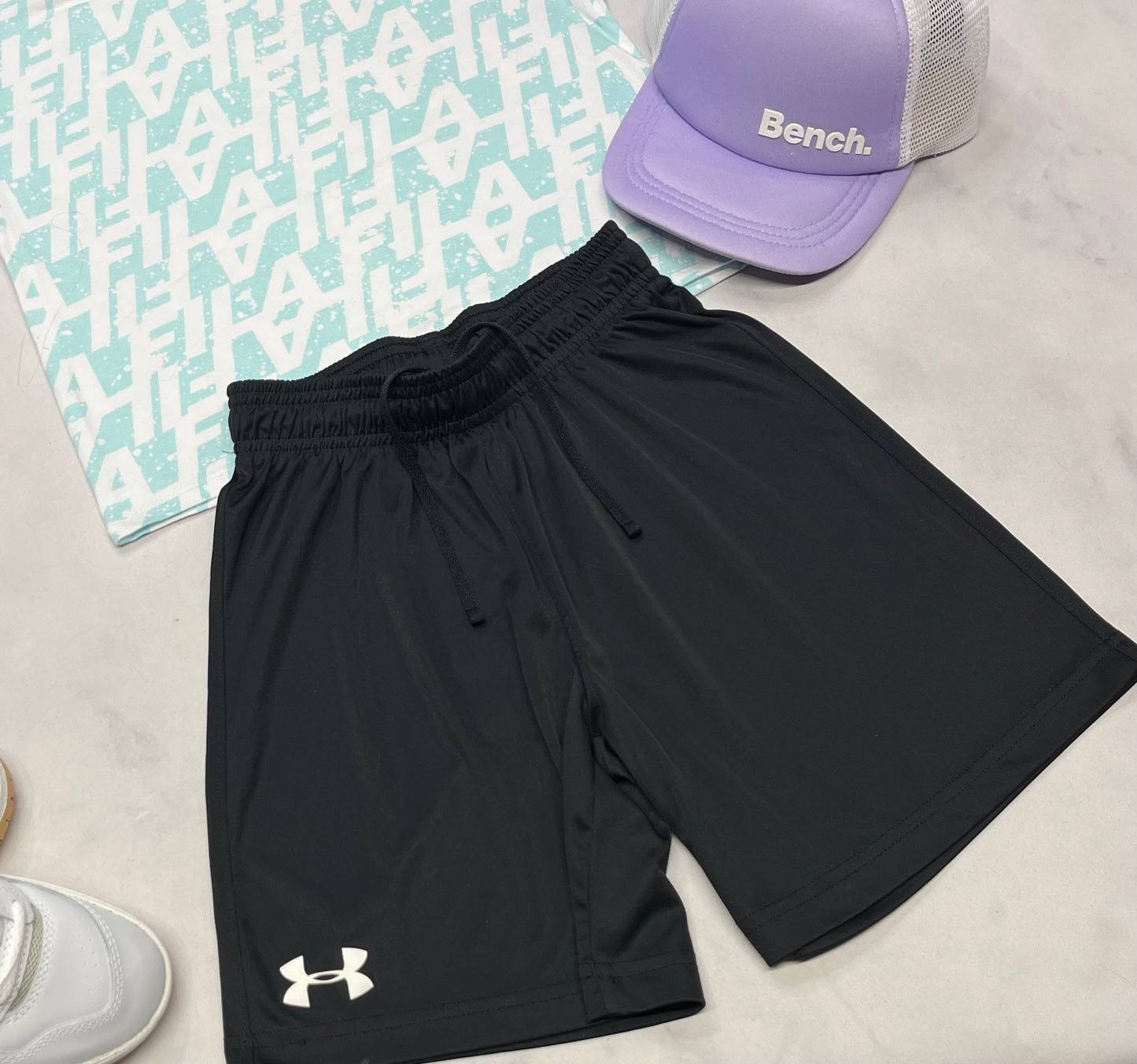 🦋 SOLDE : Bermuda H.Armour tissu sport 7 ans fille comme neuve à part un mini ombrage blanc sur la bordure du bas .