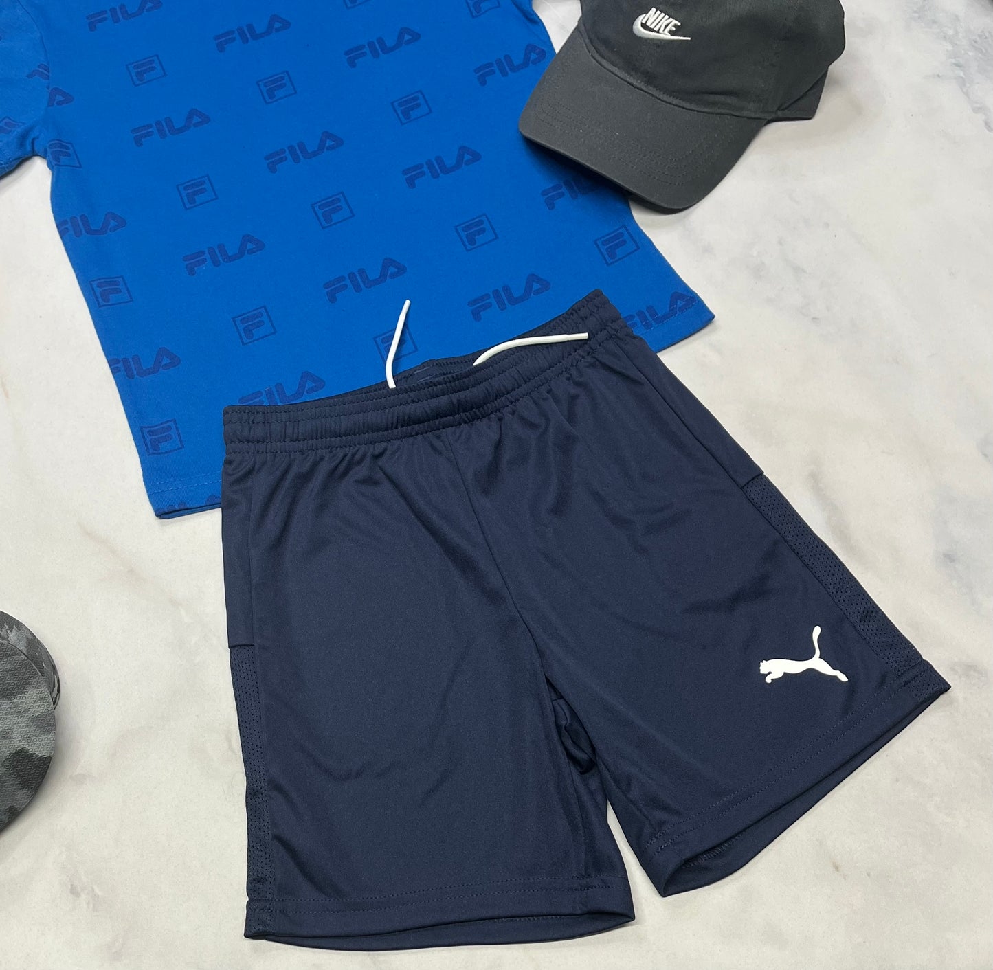 💙 Puma : Short marine tissu sport 5-6 ans garçon neuve .