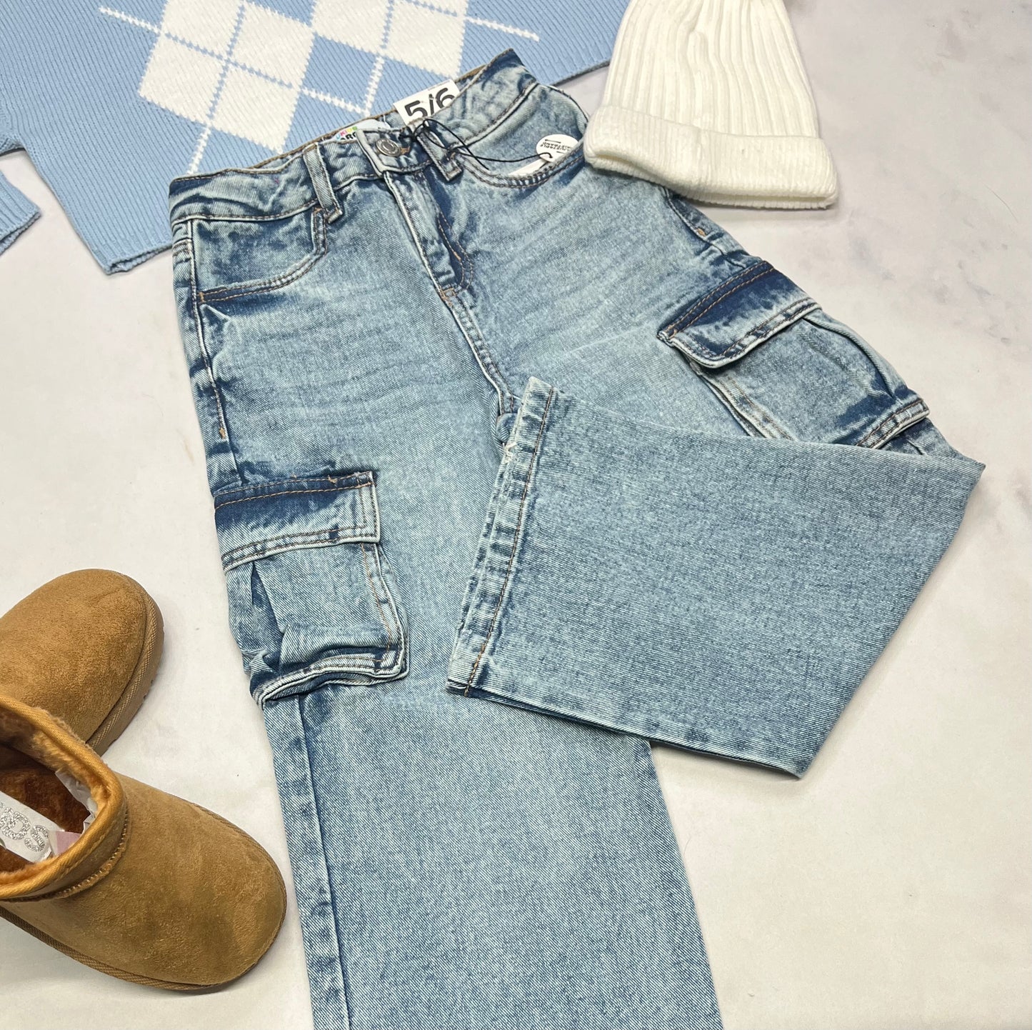 ❄️ Jeans : Cargo jambe large ( taille haute ajustable ) neuf ! 5-6 ans fille peu faire 6 ans en longueur .