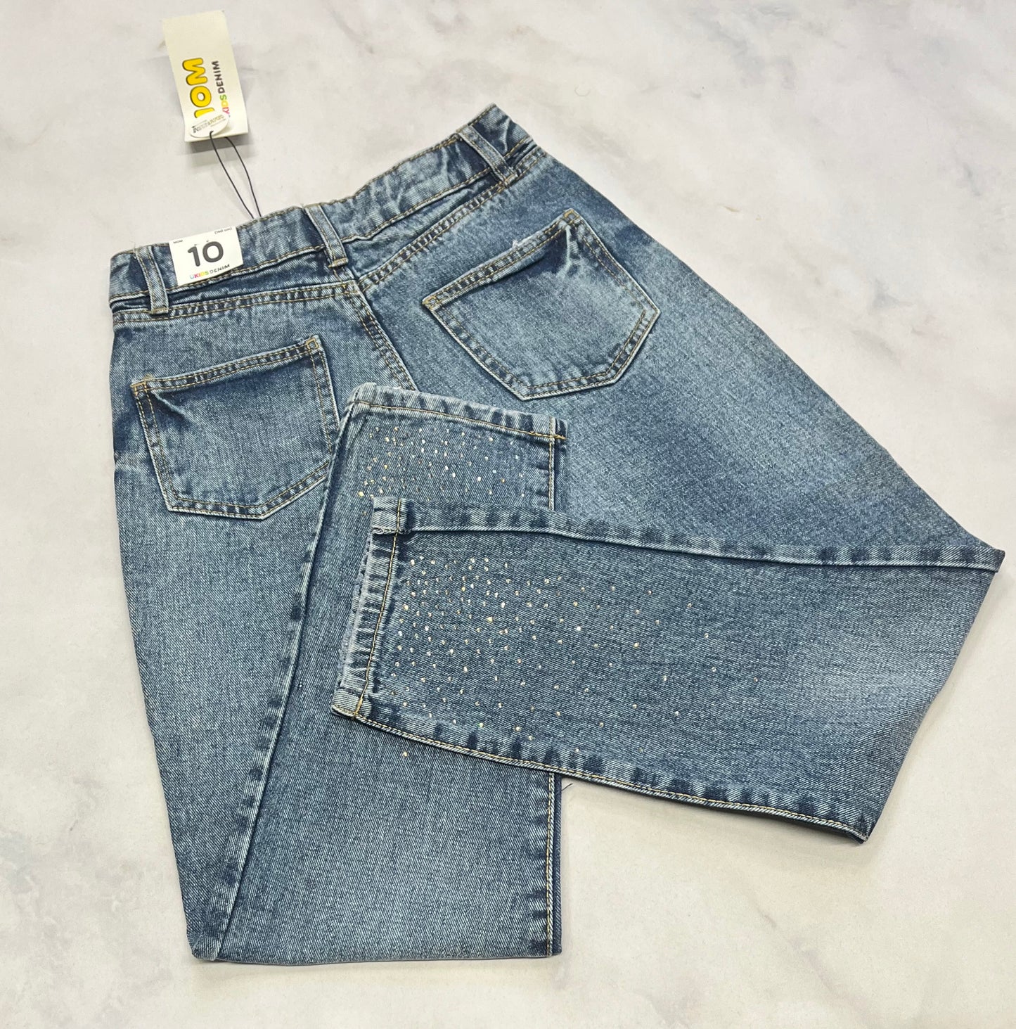 MOM jeans : ajustable avec strass brillant . Taille ajustable neuve . 10 et 12 ans fille .