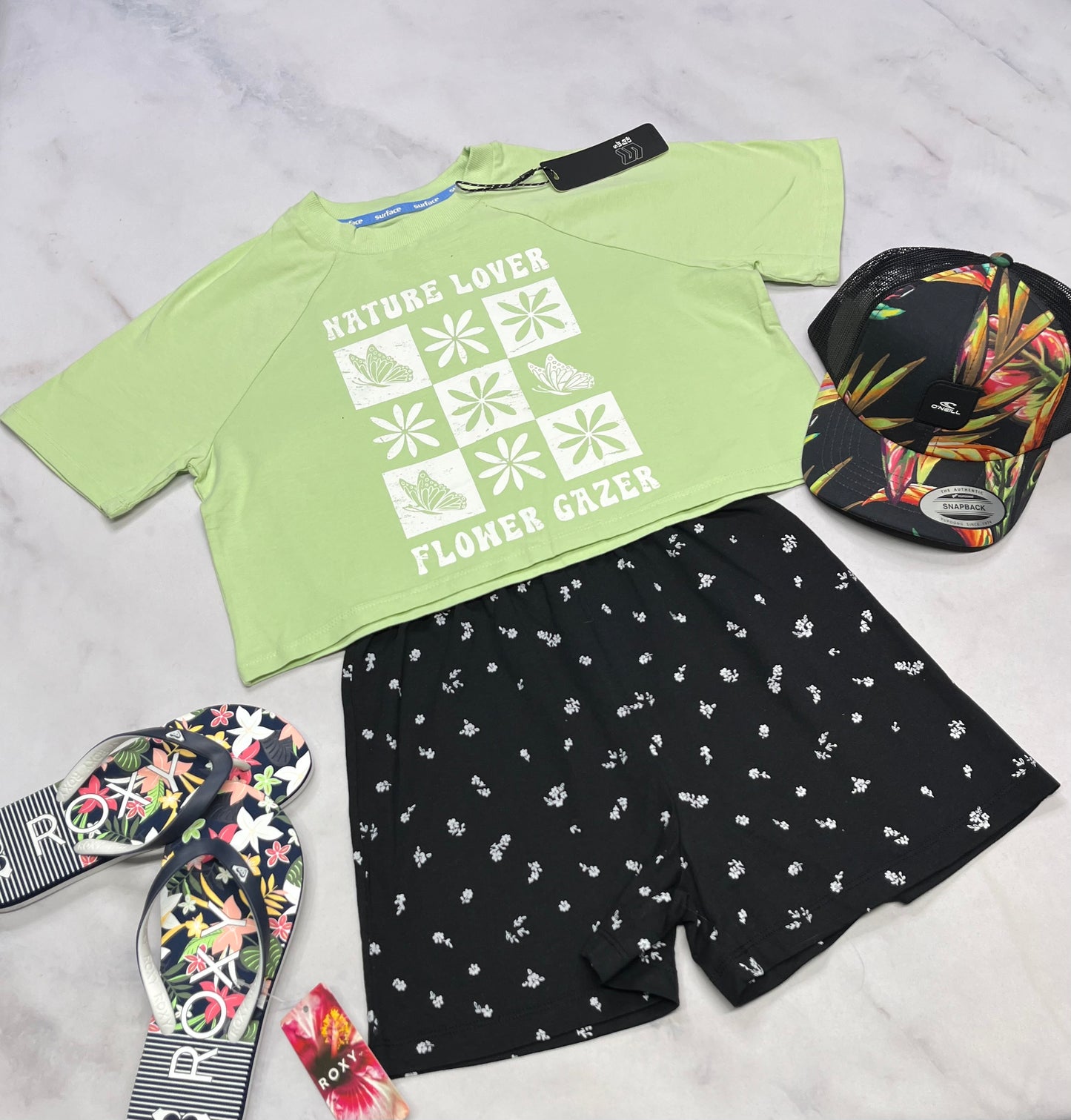 🌴 1 pièce short : fleurit 10( 9-10 ans ) fille neuf ! ( noir et blanc )