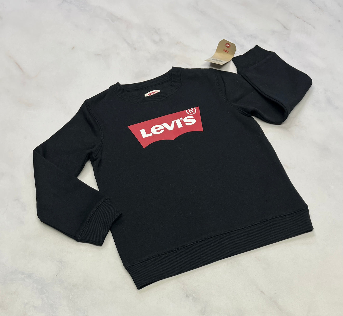 LEVIS: Ouaté neuf ! Fait 5 ans et fait 6 ans dispo garçon.