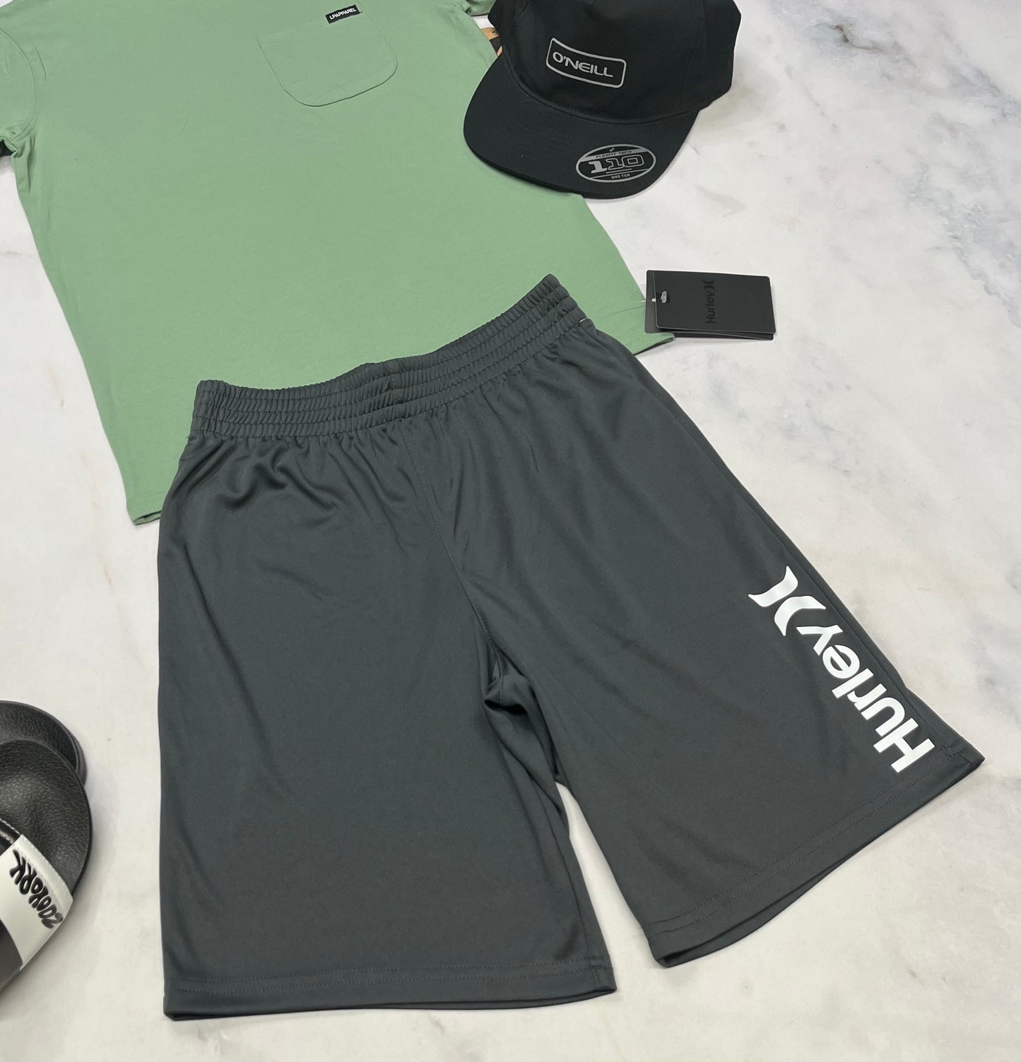 🌴 Bermuda : Hurley charcoal en tissu de sport 10-12 ans garçon neuve !