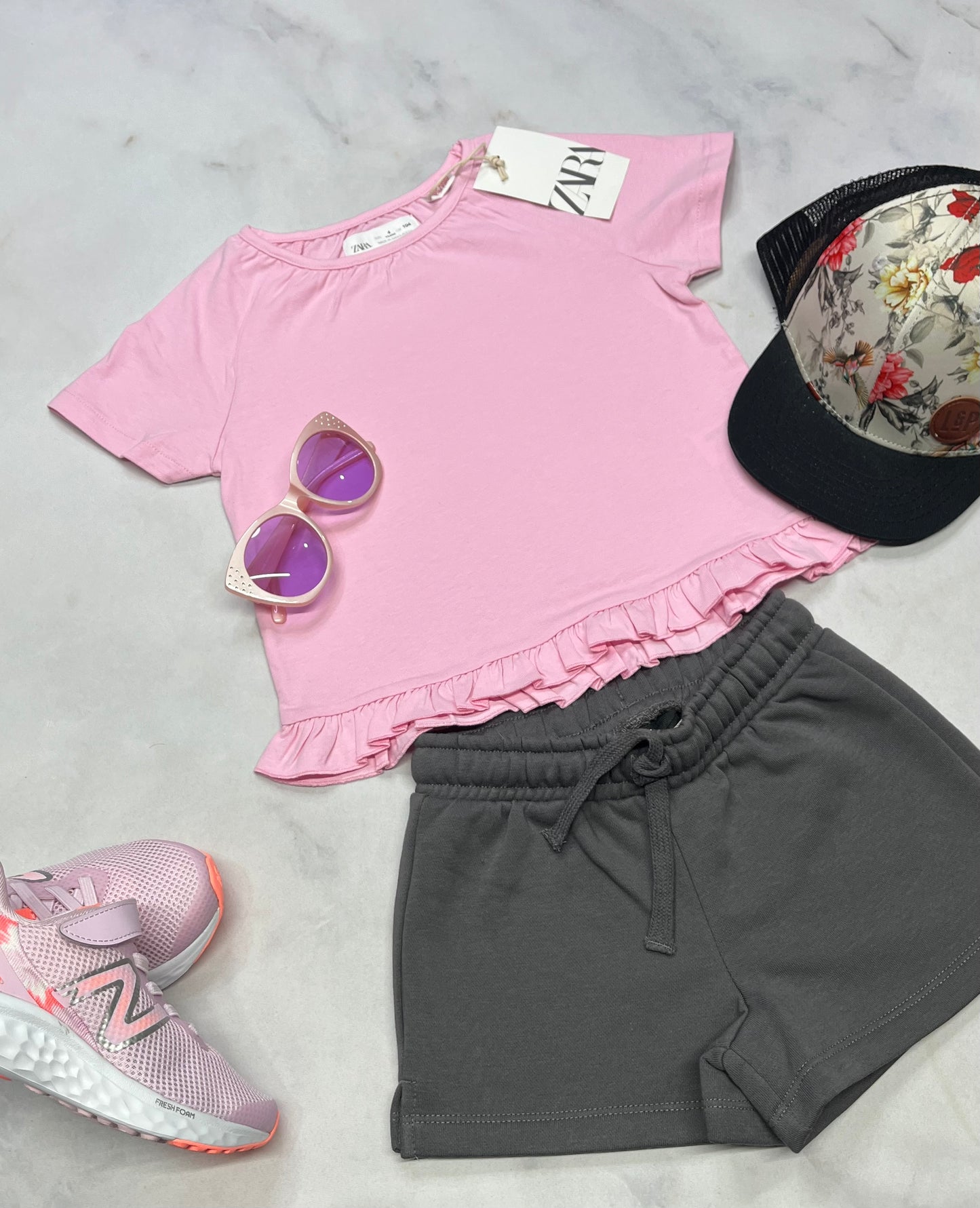 🌸 Manche courte : Zara 4 ans fille coupe confo neuf !