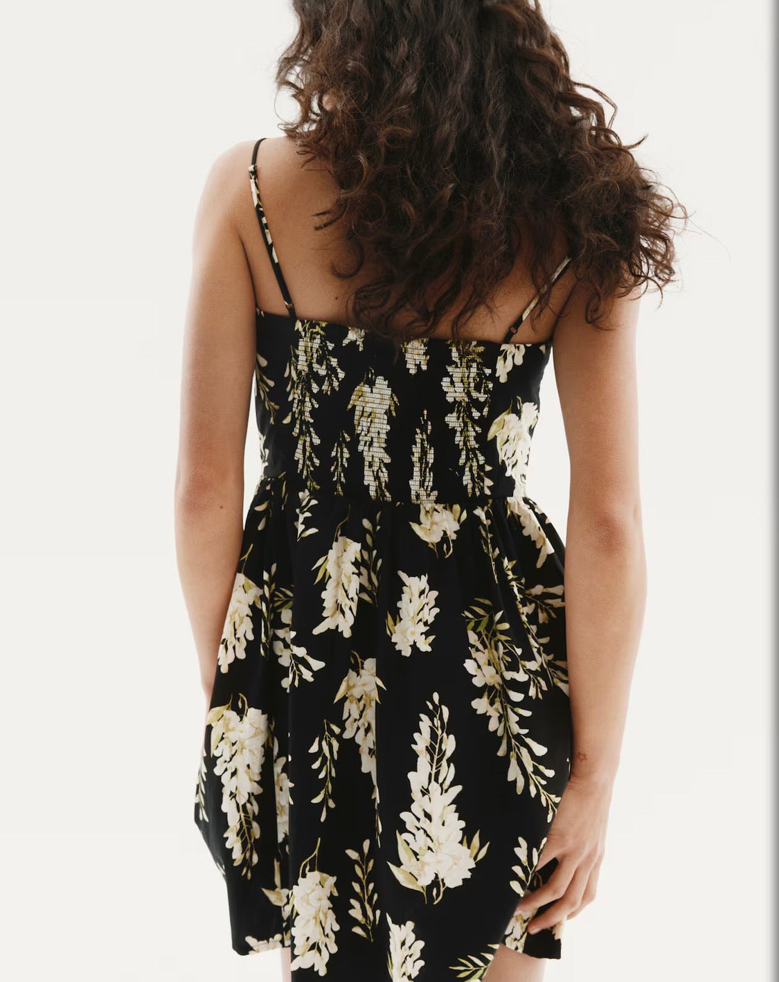 🌴 Robe : fleurie avec dos extensible . Bretelle ajustable XL/ femme neuve . Fait sa taille .