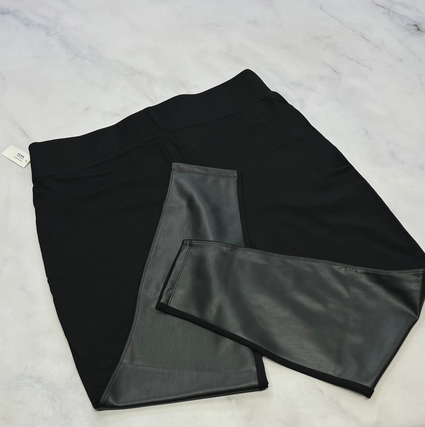 Skinny Jeg Penn : stretch / confo . Devant effet cuir et derrière en tissu stretch . 2XL femme .