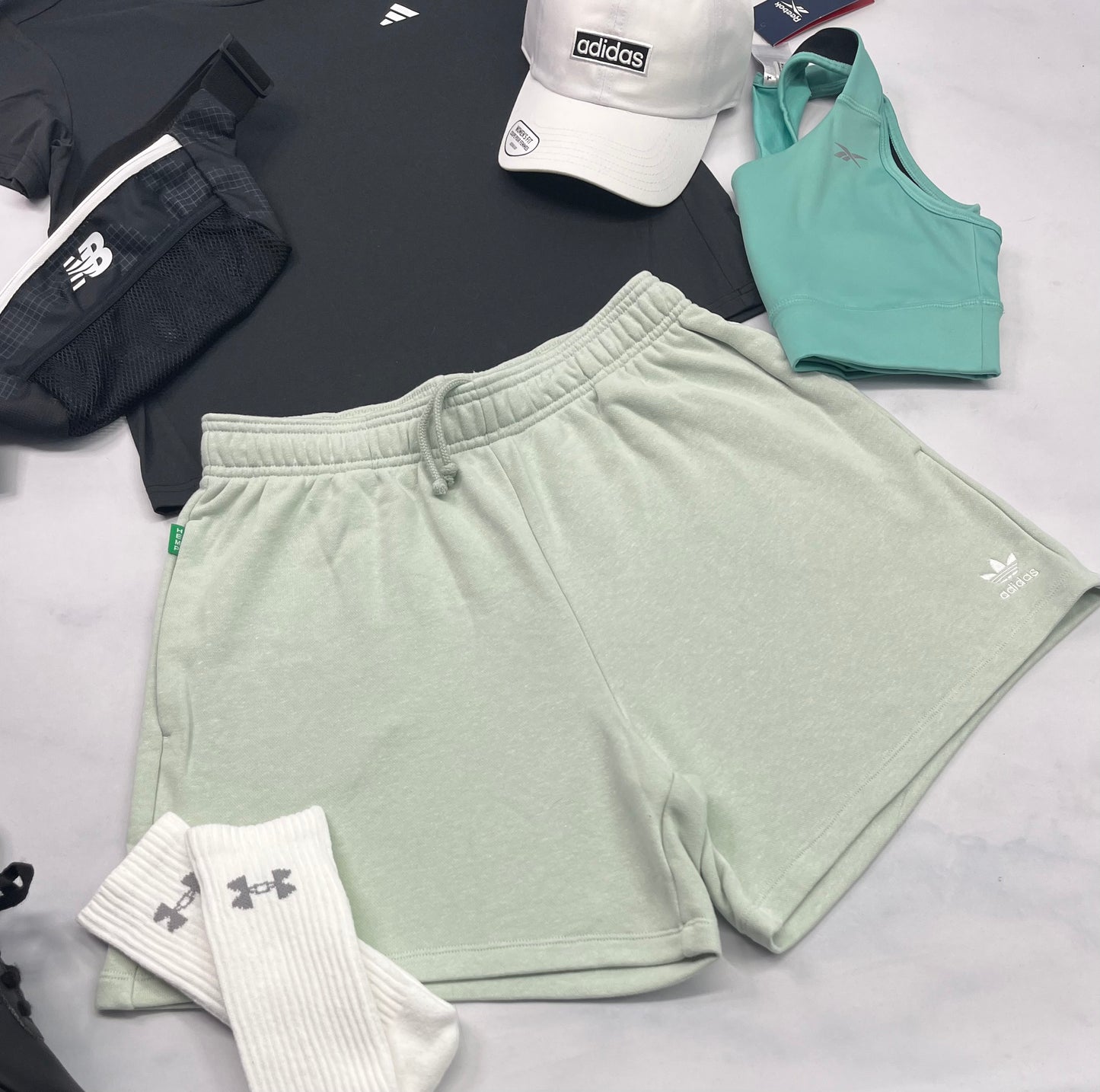 🌴 Short : Adidas vert doux tendance ! M/ femme taille haute relax fit neuve !
