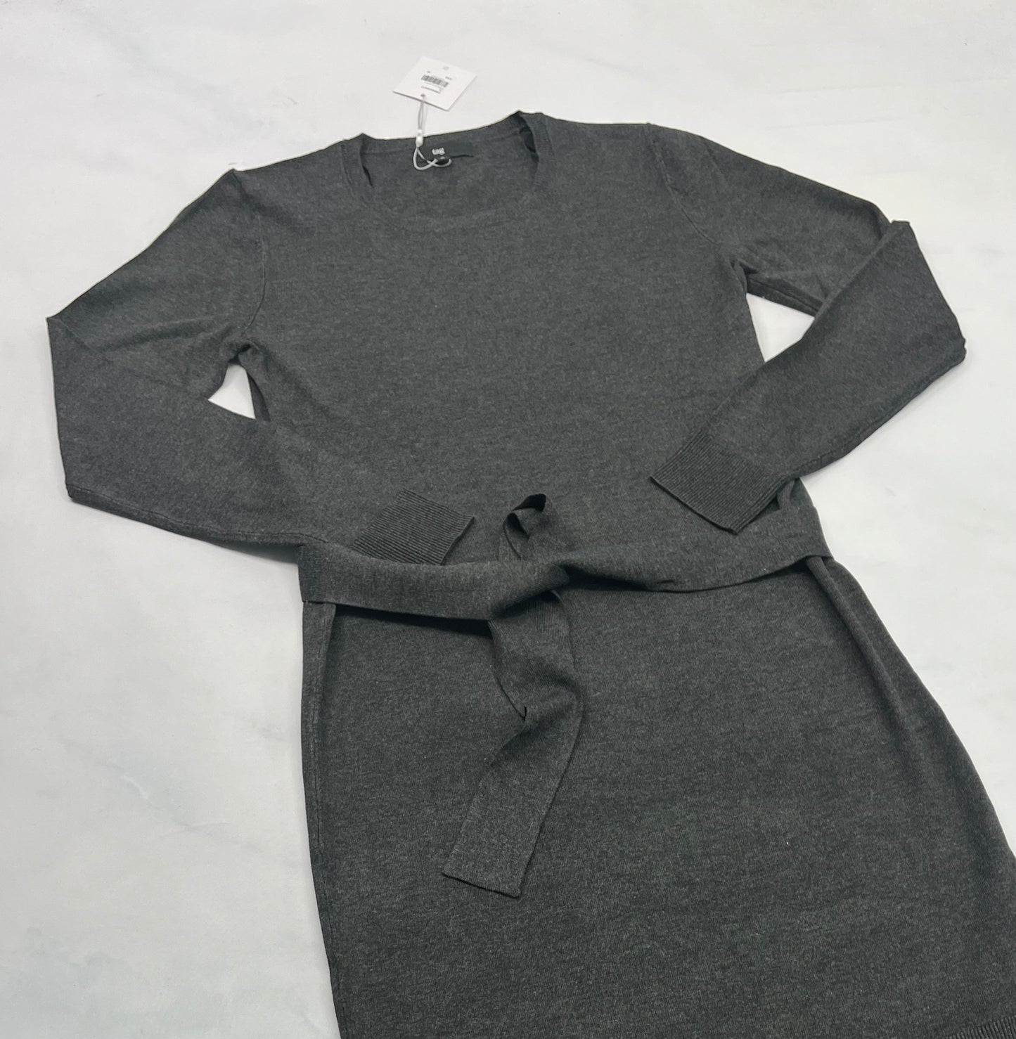 Robe : en tricot charcoal Tag neuve !( ceinture amovible ) stretch confo M/ femme .