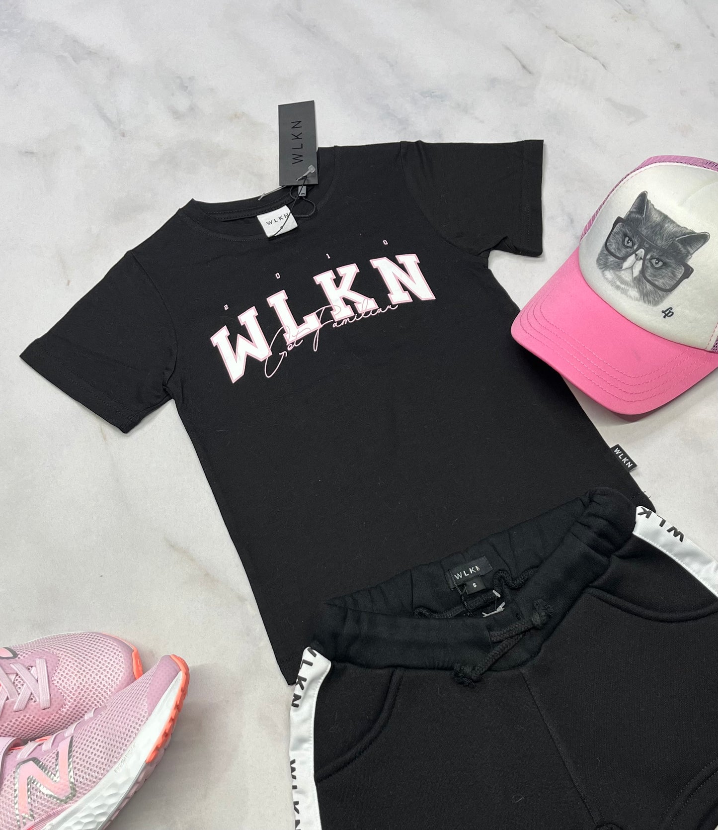 🌸 WLKN : manche courte noir ( logo blanc et rose ) fait 5 ans fille neuf !