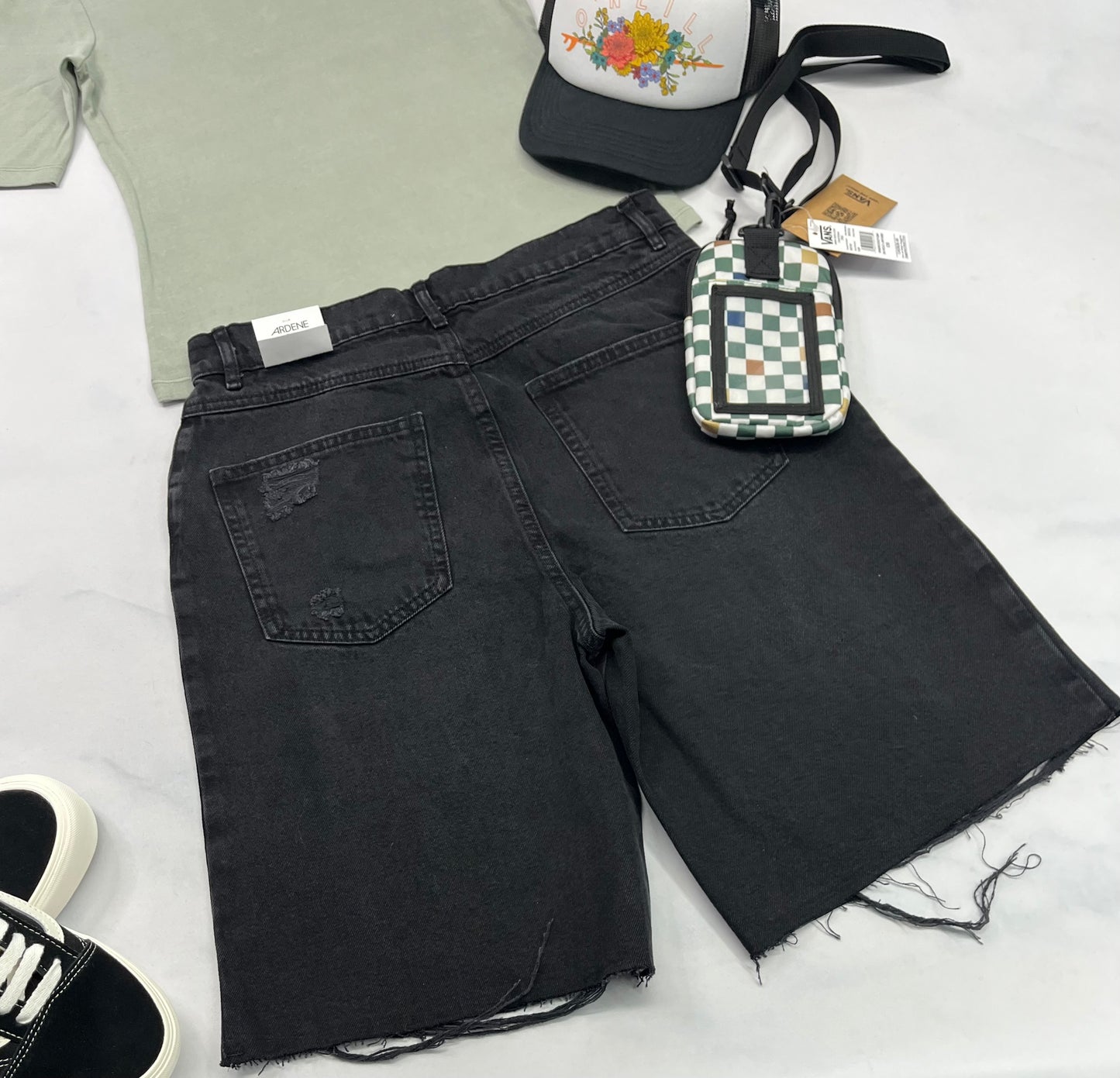 đ Bermuda jeans : taille haute jambe large tendance 5 ans femme neuve !