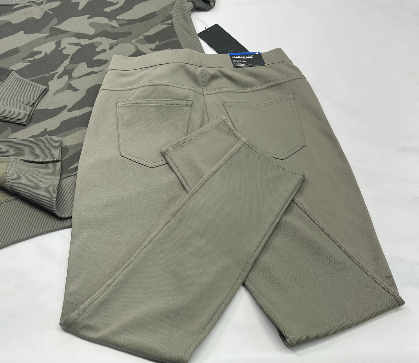 Duo neuf !..Ouaté kaki neuf M/ femme + Jegging stretch verdâtre 10(9-10 ans femme ) neuf!