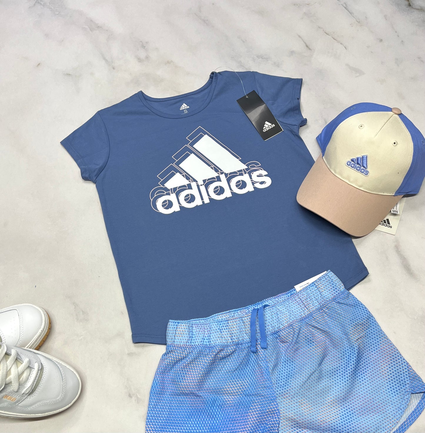 🩵 Adidas : manche courte 7-8 ans fille neuf !