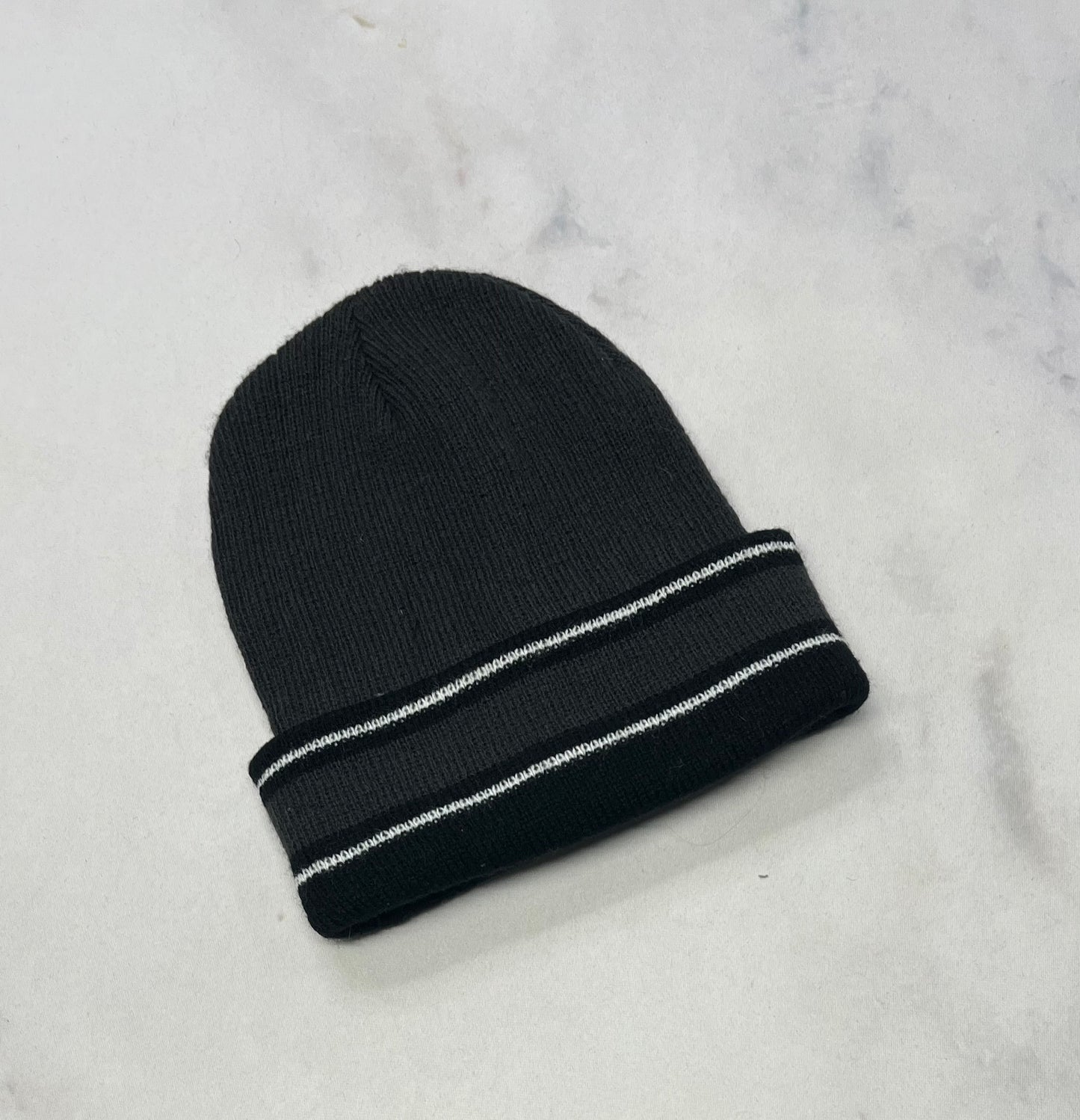 Tuque : charcoal stretch automne / hiver comme neuve . Fait pour enfant de 5-8 ans .