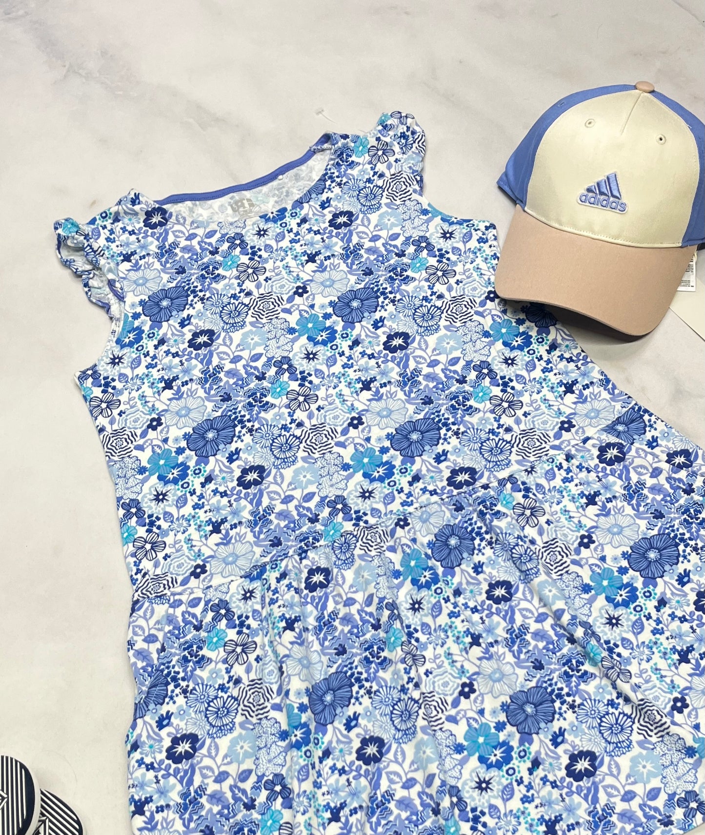 🌴 Robe: fleurie UNiCLO en coton souple + 10 ans fille comme neuve.