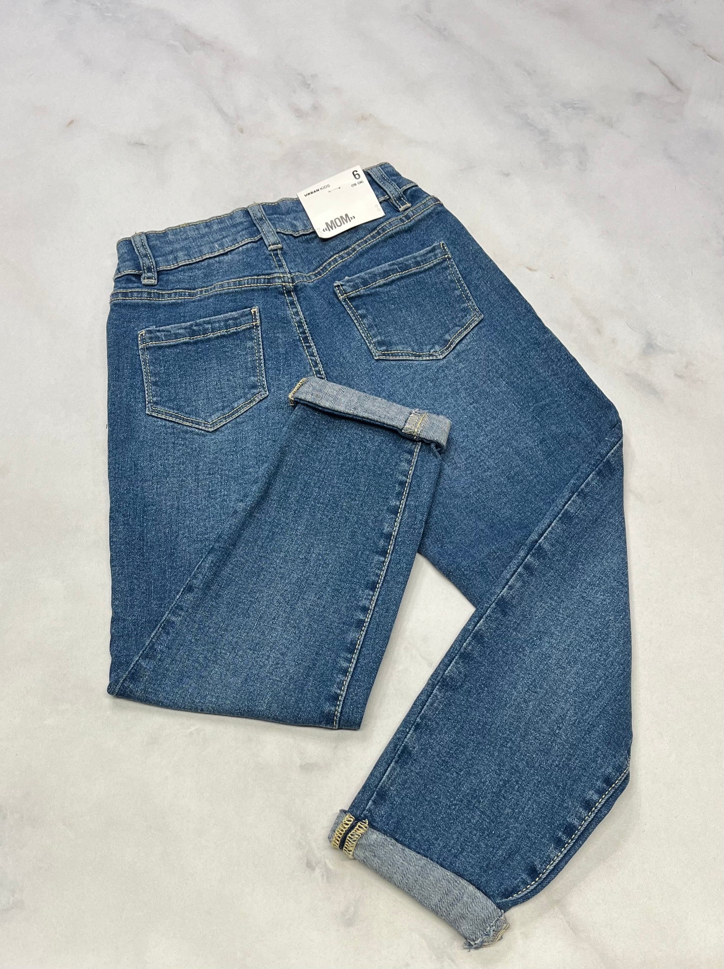 MOM : jeans taille haute 6 ans neuve !