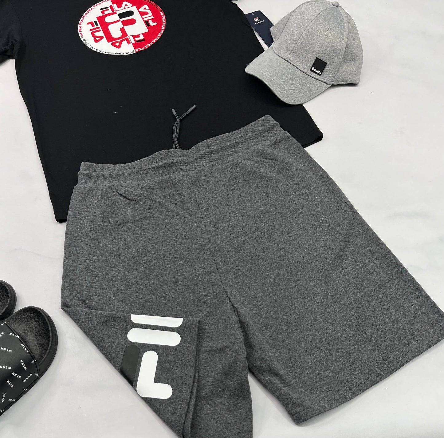 đ€© Bermuda en ouatĂ© : Fila charcoal qualitĂ© ++ M/ homme neuf!