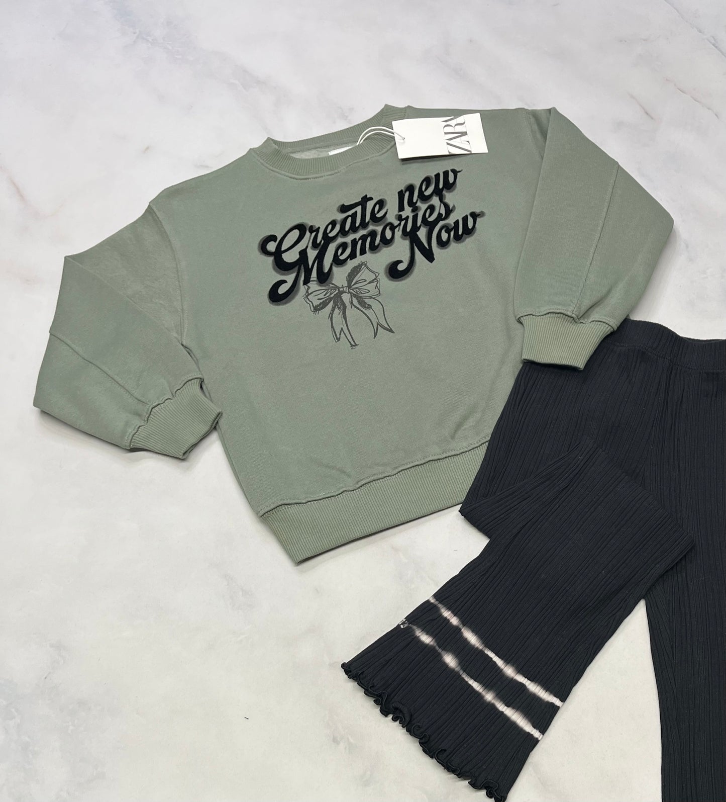 DUO: Zara + Skinny texturé évasé au bas 6X