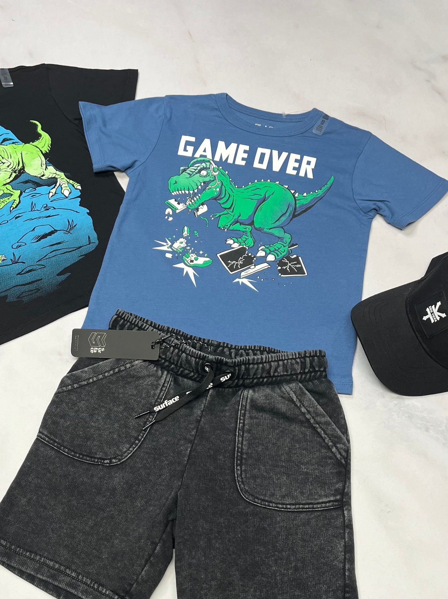 🌴🌴 Duo : Lot de 2 t-Shirt Dino 4 ans neuf !