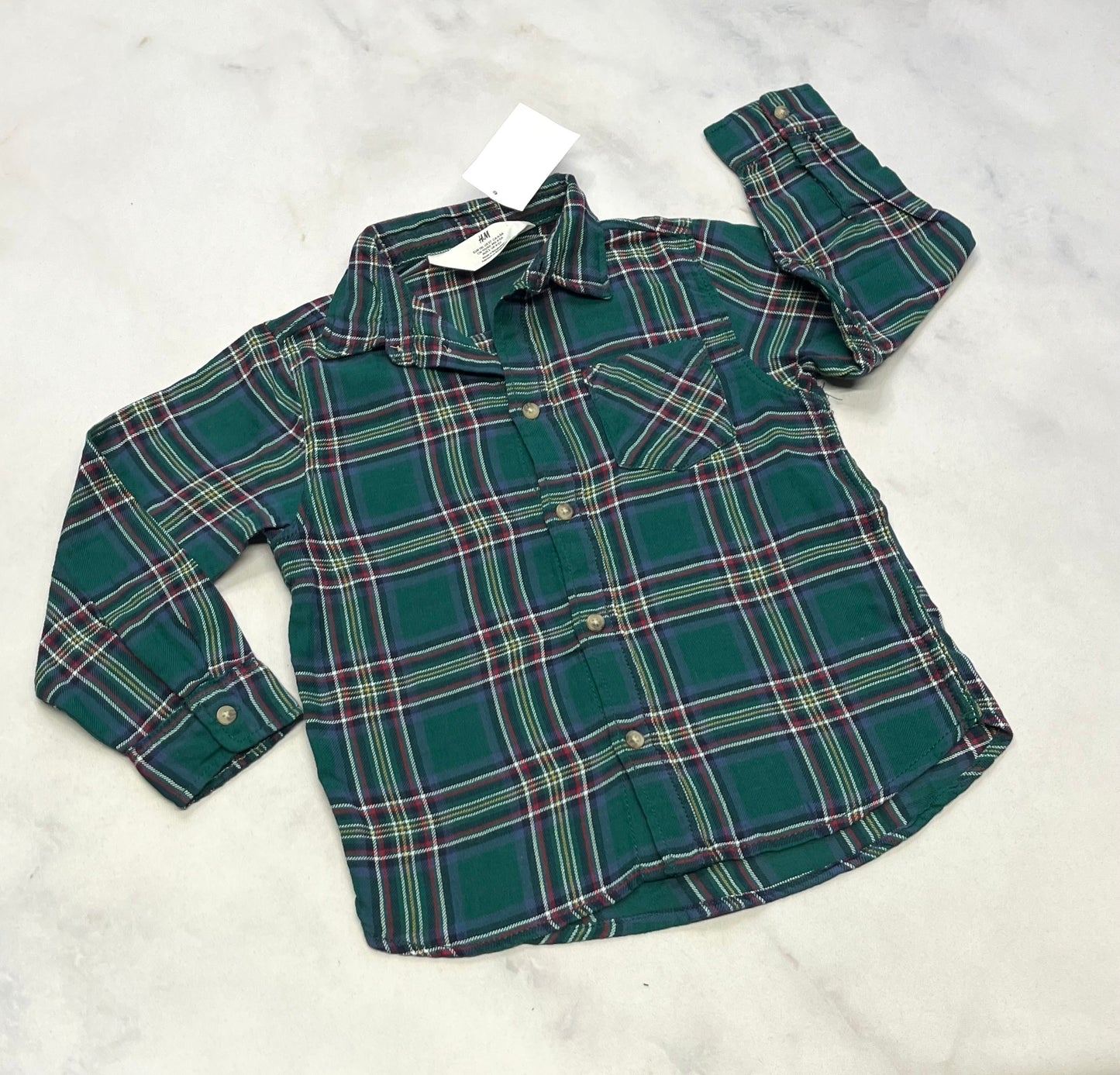 Chemise : molle douce fait 4 ans verte . Neuve !