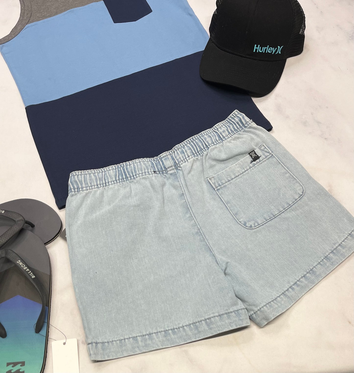 🌴 Short : jeans Arsenic 14 ans garçon souple confo avec taille ajustable . Neuf!