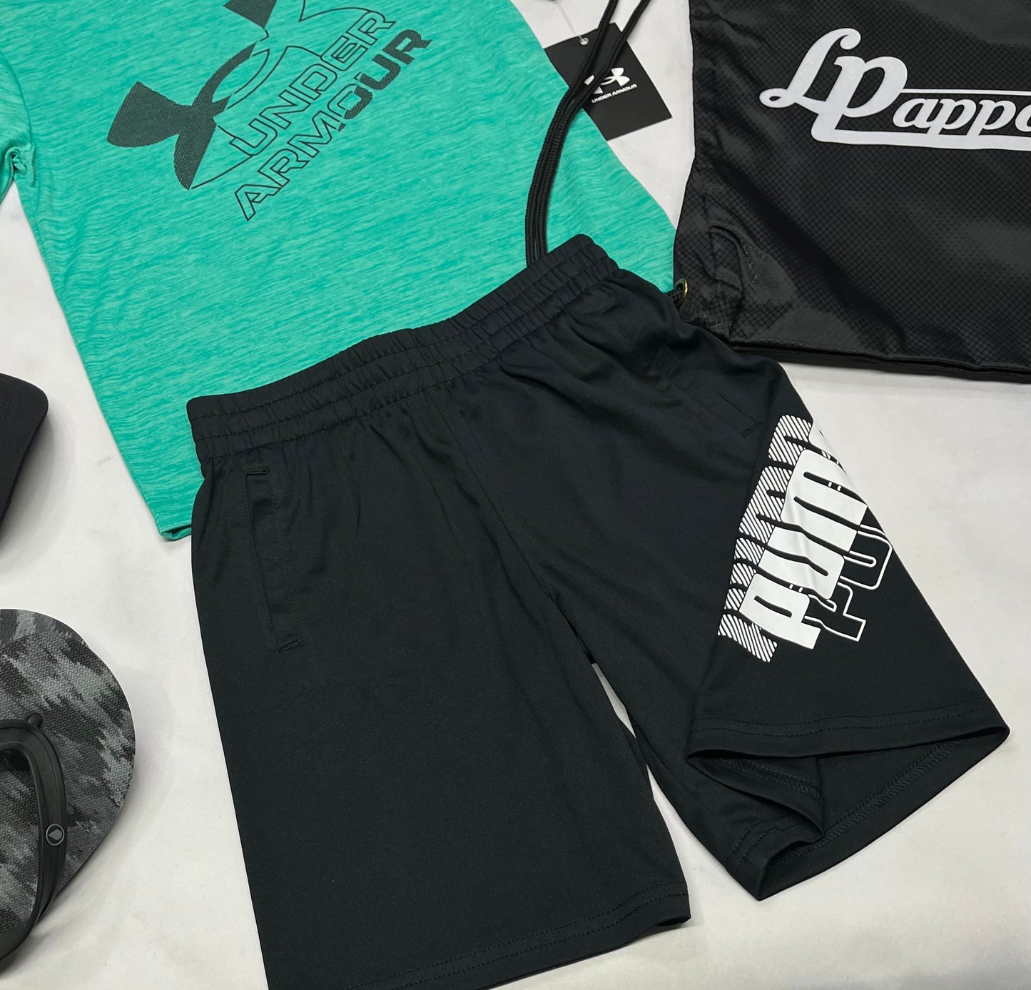 🌴 Bermuda : Puma noir en tissu de sport 6 ans garçon neuf !