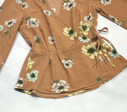 .. Haut fleurit cache cœur fait XS/ femme