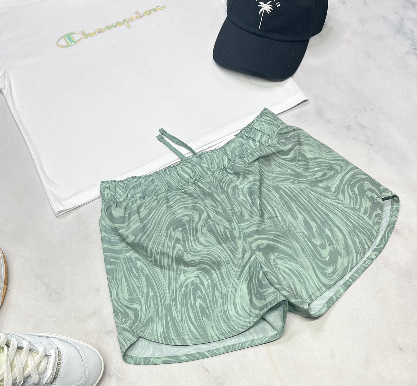 🌿 Short : en tissu de sport léger avec sous culotte stretch intégré 14-16 ans fille neuve.