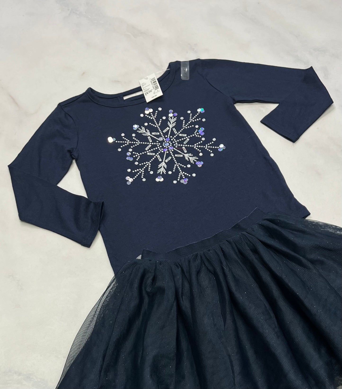 Duo : Manche longue flocon brillant bleuté 4(3-4 ans ) neuf ! + Jupe comme neuve 3-4 ans elle brille .