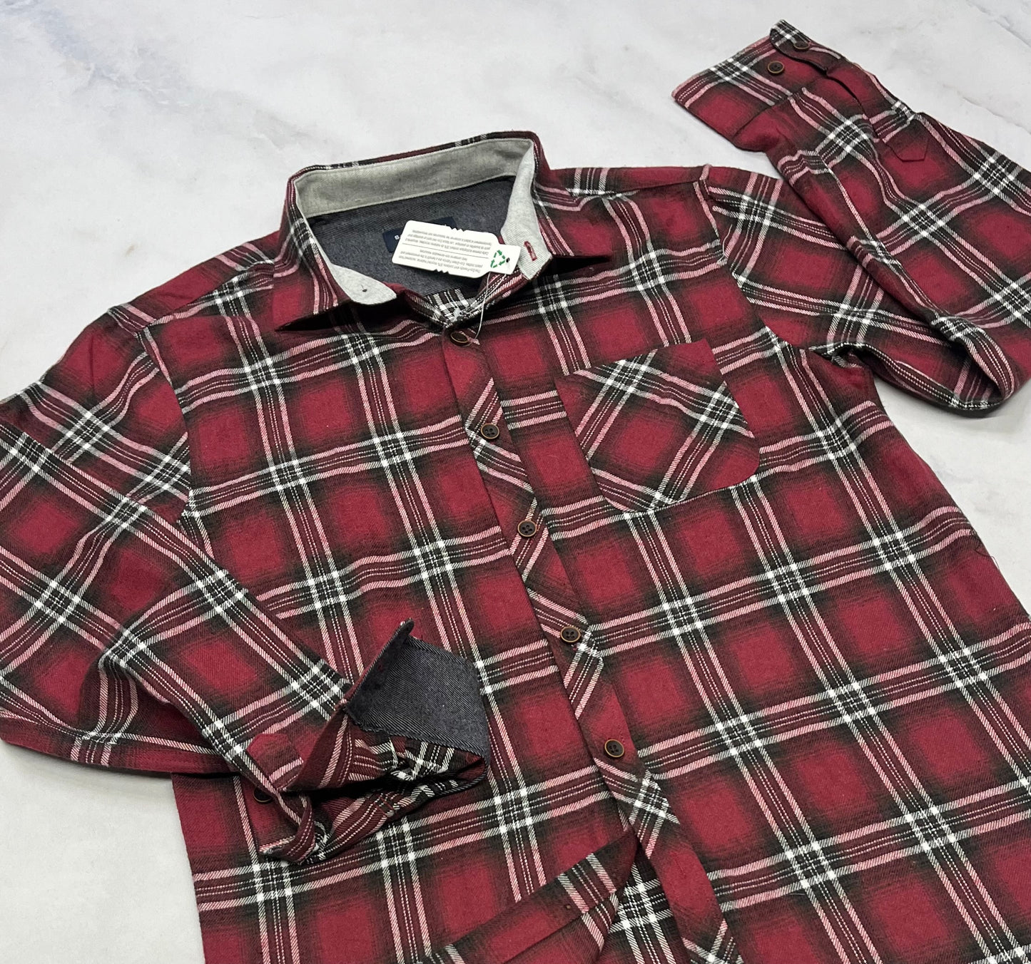 Chemise : Souple neuve ( bourgogne ) 10-14-16 ans dispo .