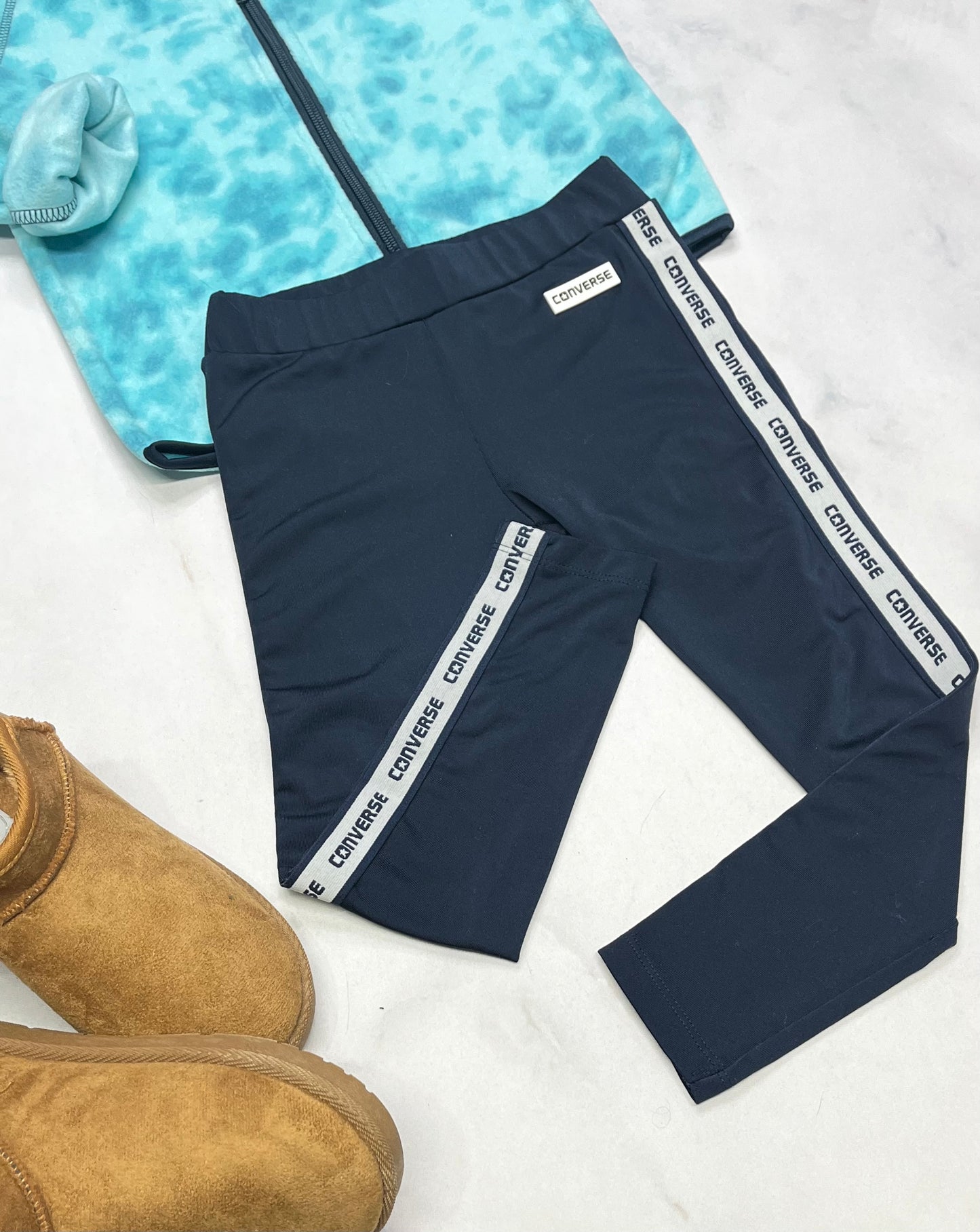 ❄️ CONVERSES: Skinny tissu sport marine fait 5 ans fille comme neuf! Stretch confo .