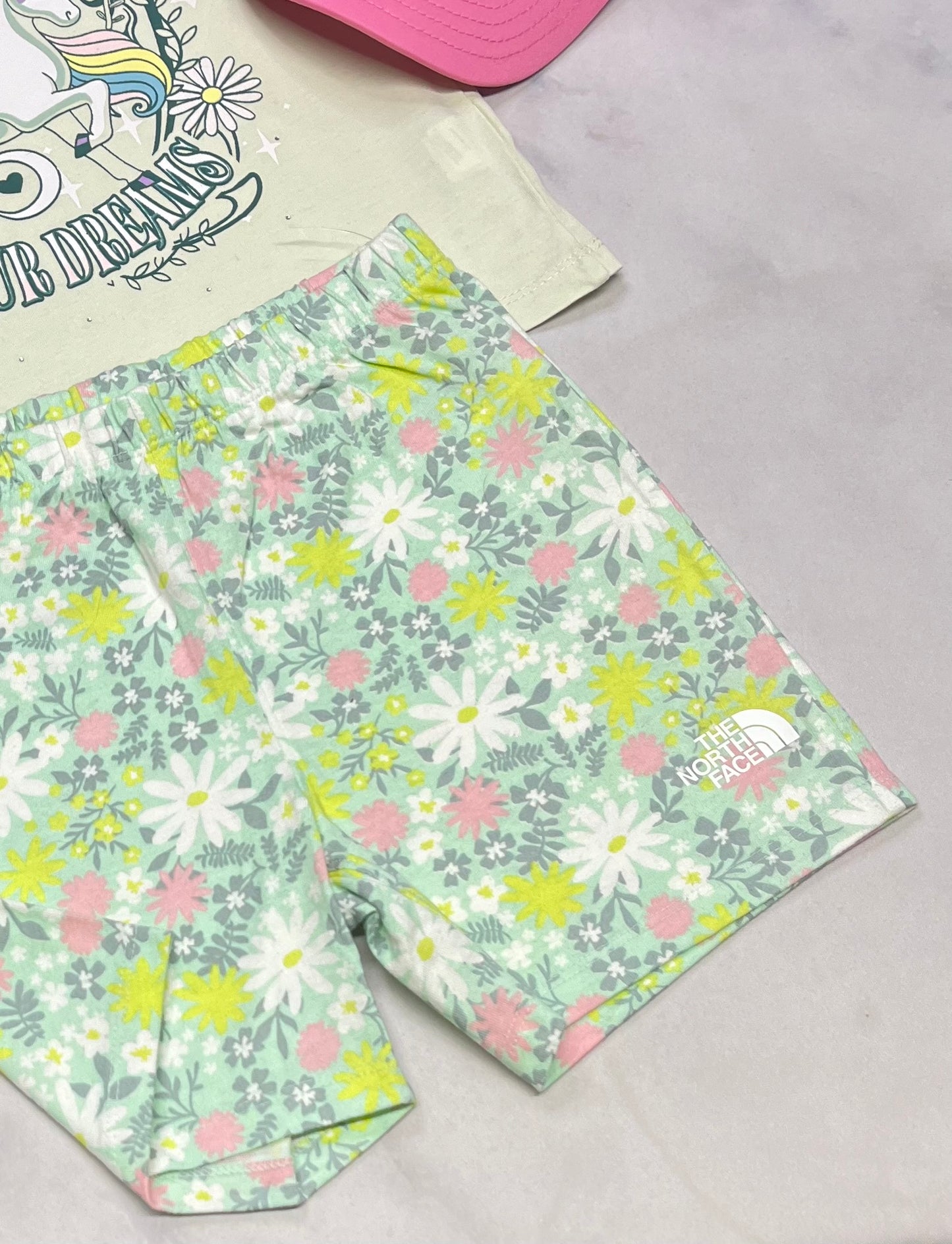 🌿 Short : North Face fleurie en coton + 6 ans fille neuve !