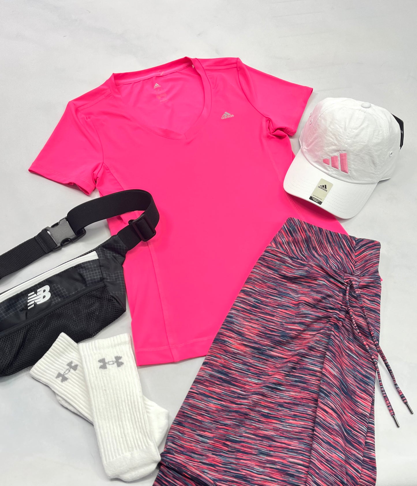 đź’• Manche courte : Adidas en tissu de sport stretch Small femme comme neuf !