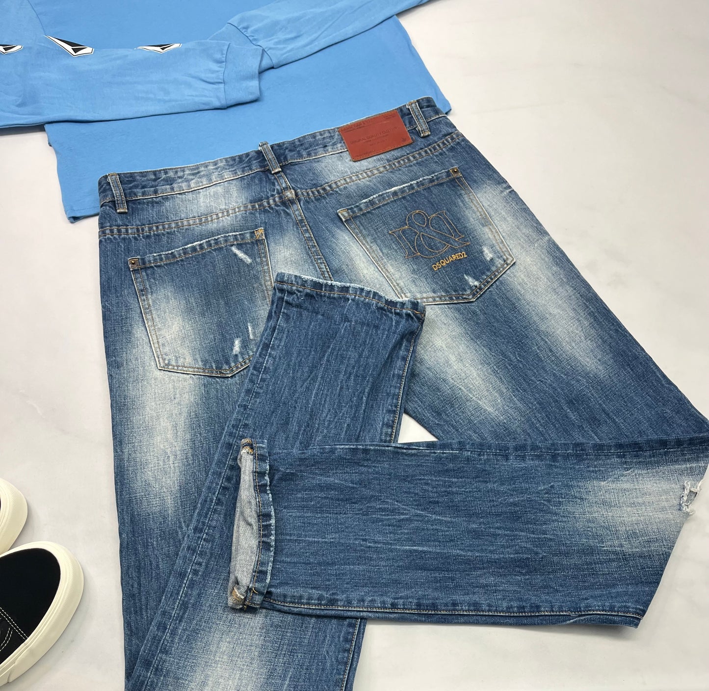 đ« Jeans Desquared : fait 33/ mĂ©dium homme comme neuf ! Look dĂ©lavrĂ© .