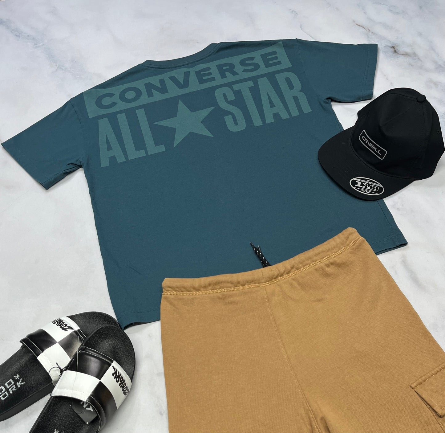 ☀️ T-Shirt : Converse 14-16 ans garçon coupe look over size usagé super état ! Beau logo au dos .