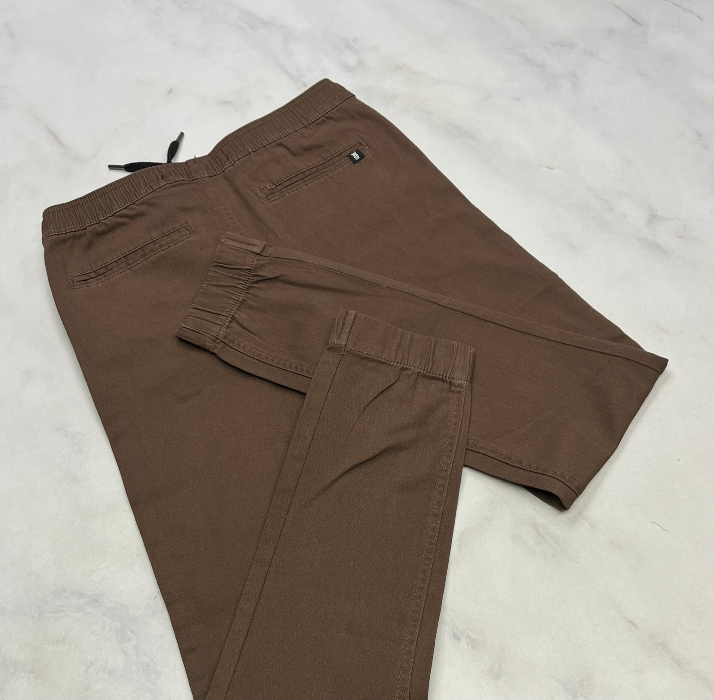 West : Jogger mou brun 13-14 ans neuf! Vaux : 30$ neuf !