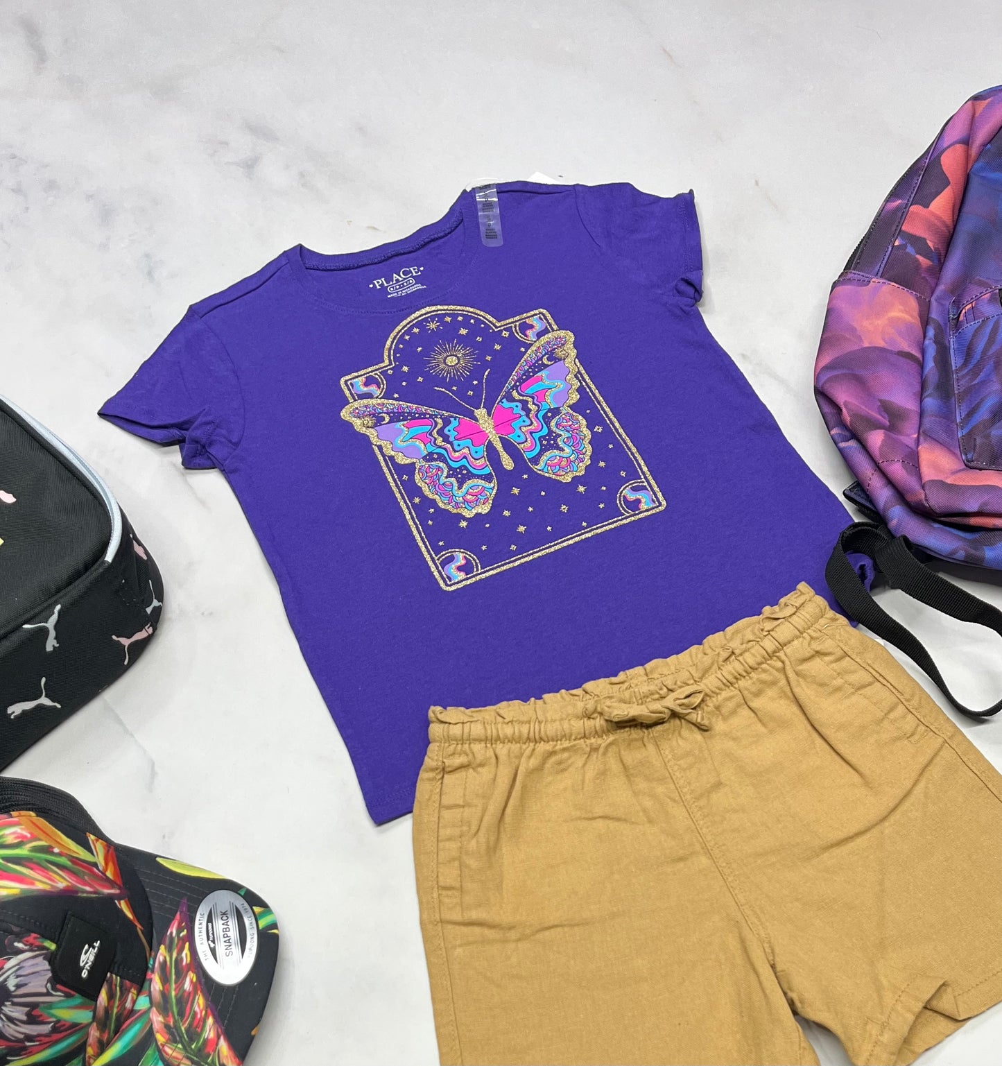 ☀️ Manche courte : logo brillant 5-6 ans fille neuf !