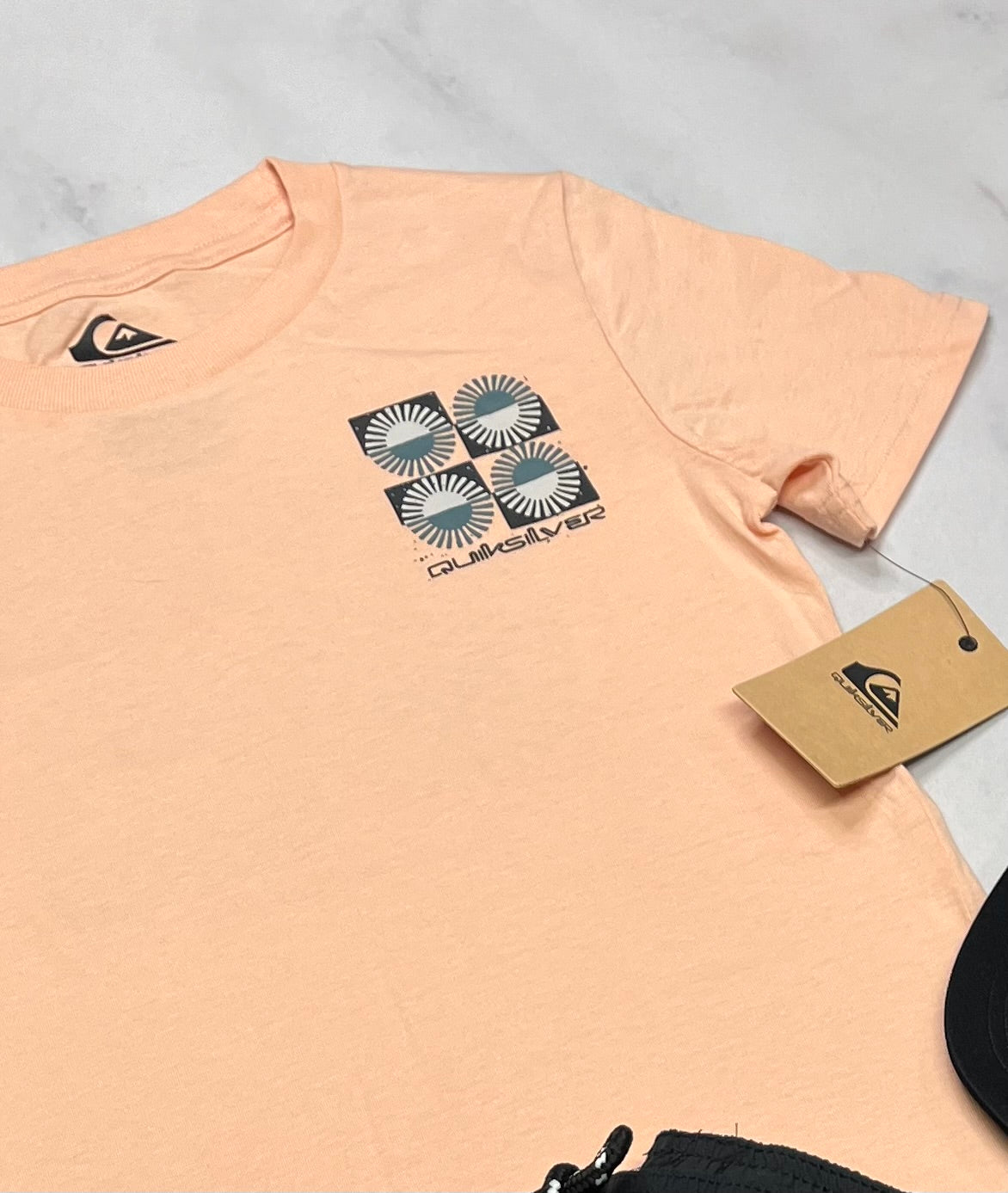 ☀️ T-Shirt : Quiksilver 6(5-6 ans ) garçon neuf ! Beau logo au dos .