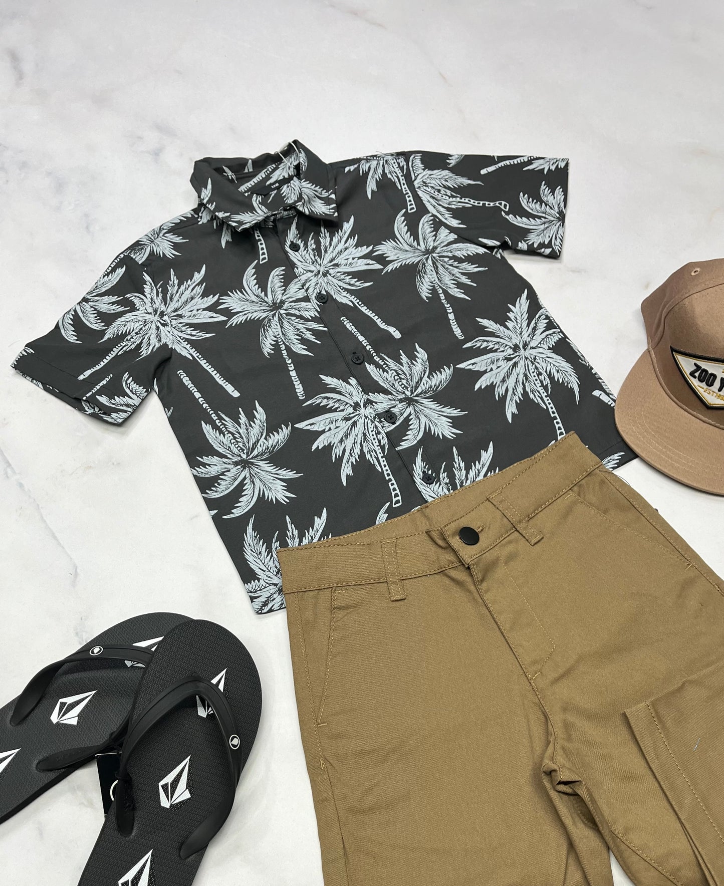 🌴 Chemise : palmier 6(5-6 ans confo ) confo neuve .