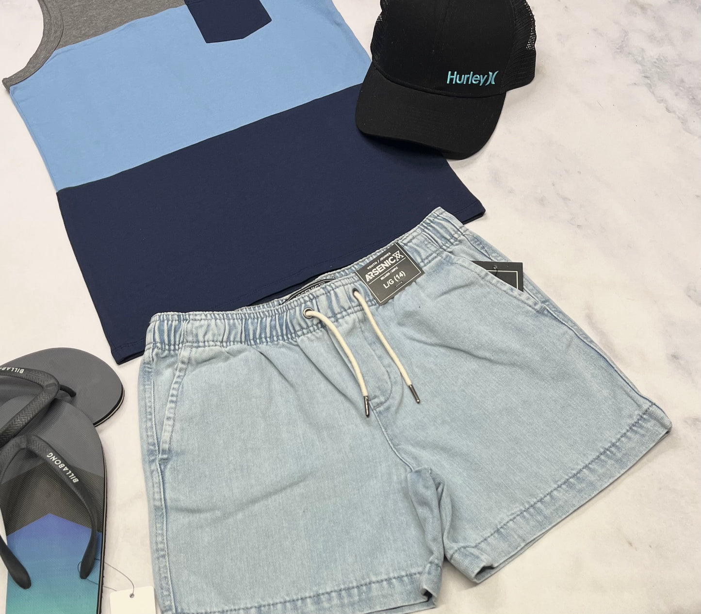 🌴 Short : jeans Arsenic 14 ans garçon souple confo avec taille ajustable . Neuf!