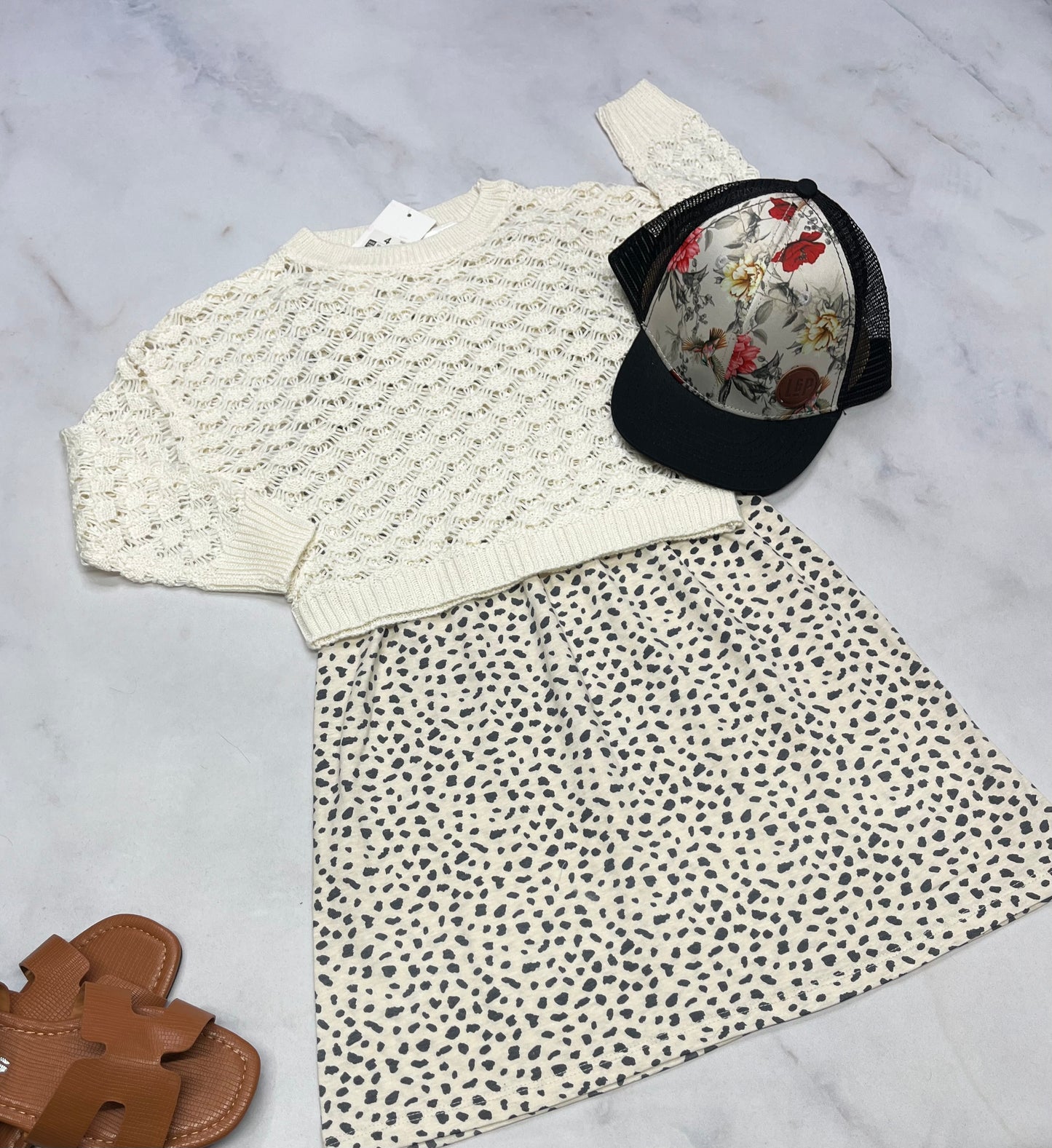 🌿 Tricot look troué : 4 ans fille neuf ! Superbe en superposition .
